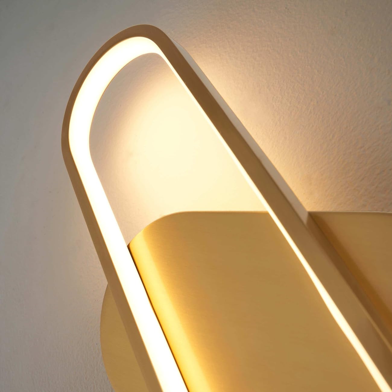 KOSILUM Evelia - Aplique de pared ovalado de diseño dorado (1361 lm, luz blanca cálida), diseño de salón, dormitorio, cocina, pasillo, 1361 lm, LED integrada, IP20 | Luz blanca cálida, 1361 lm, LED incorporado, IP20