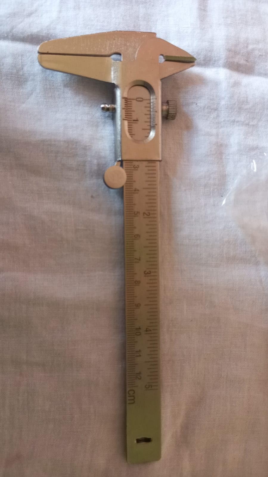 Vernier Caliper with Fine Wheel β Measurement Tool for Inside, Outside, and Depth with Cast Iron Construction, Dual Graduation, Laser Engraved Scales