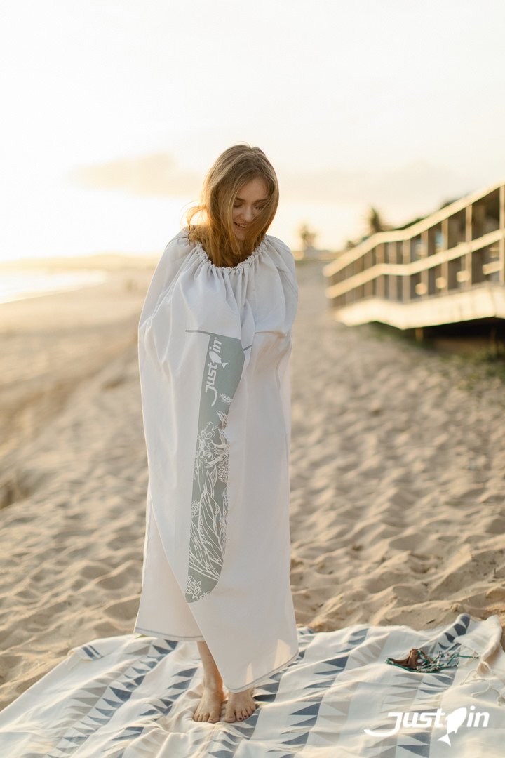 Justin L'aide au vestiaire de plage, poncho de surf, aide à déménager femme et homme, compact et ultra léger en tissu fonctionnel - poncho de bain