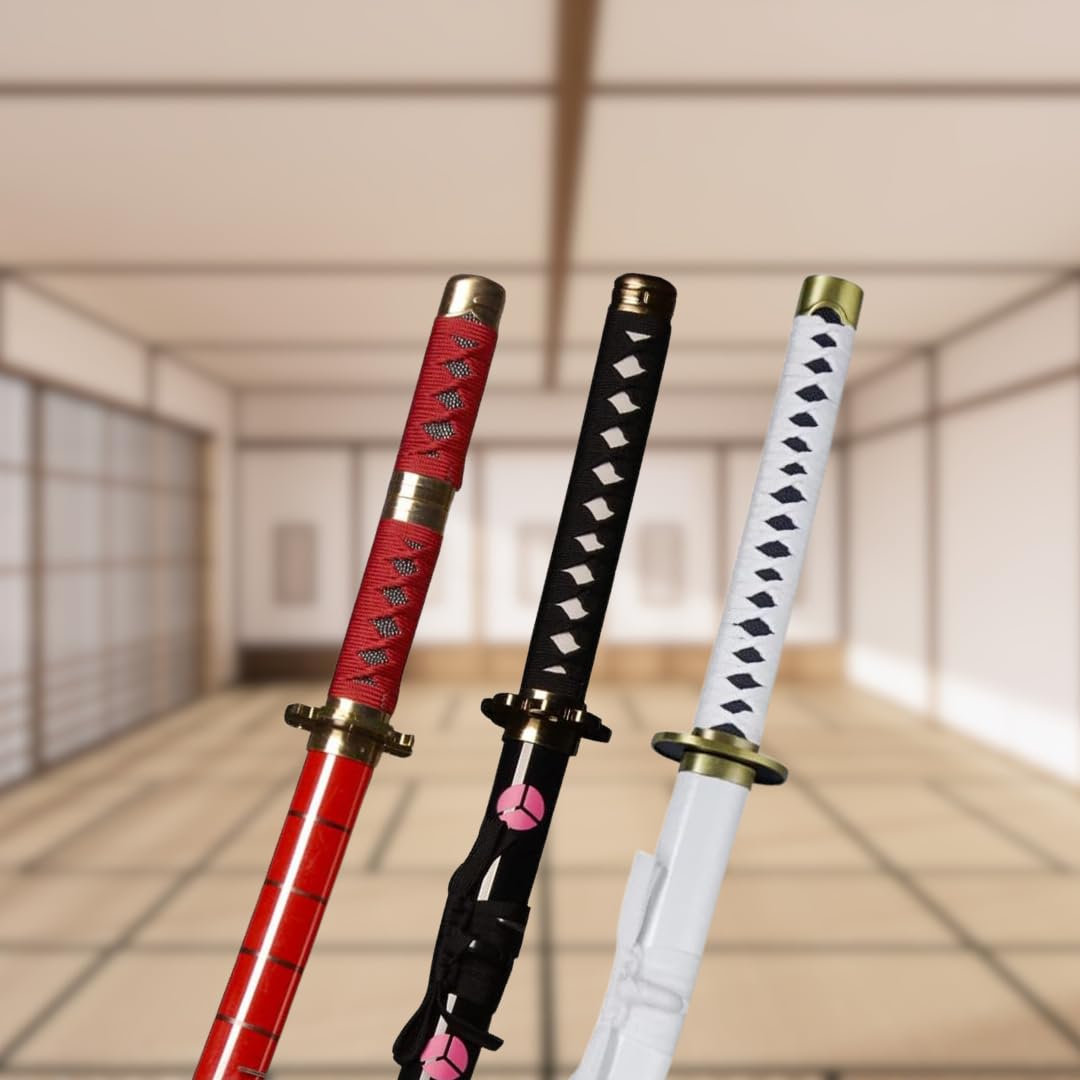Tripla Katana One Piece - Roronoa Zoro Shusui Wado Kitetsu - Tre replica Manga Sciabola + supporto per spada in legno + tripla cintura, SH-511-7WDL