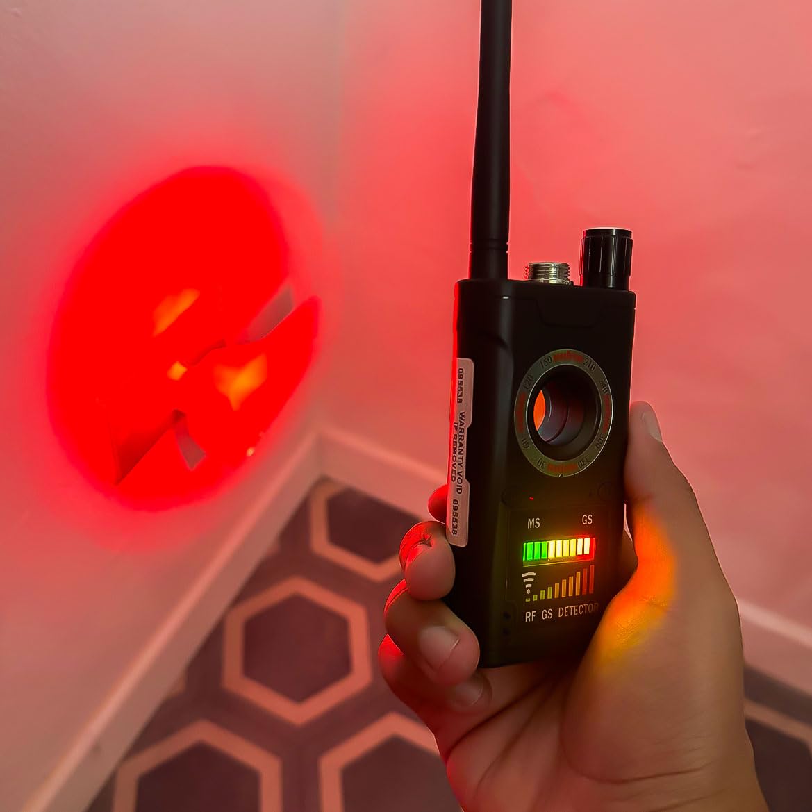 Rilevatore Scanner di Microspie GMS e Localizzatori GPS - Rilevatore Infrarossi di Telecamere Nascoste - Resistente alle Interferenze con Copertura a 15 Metri - Manuale in italiano (K18Special)
