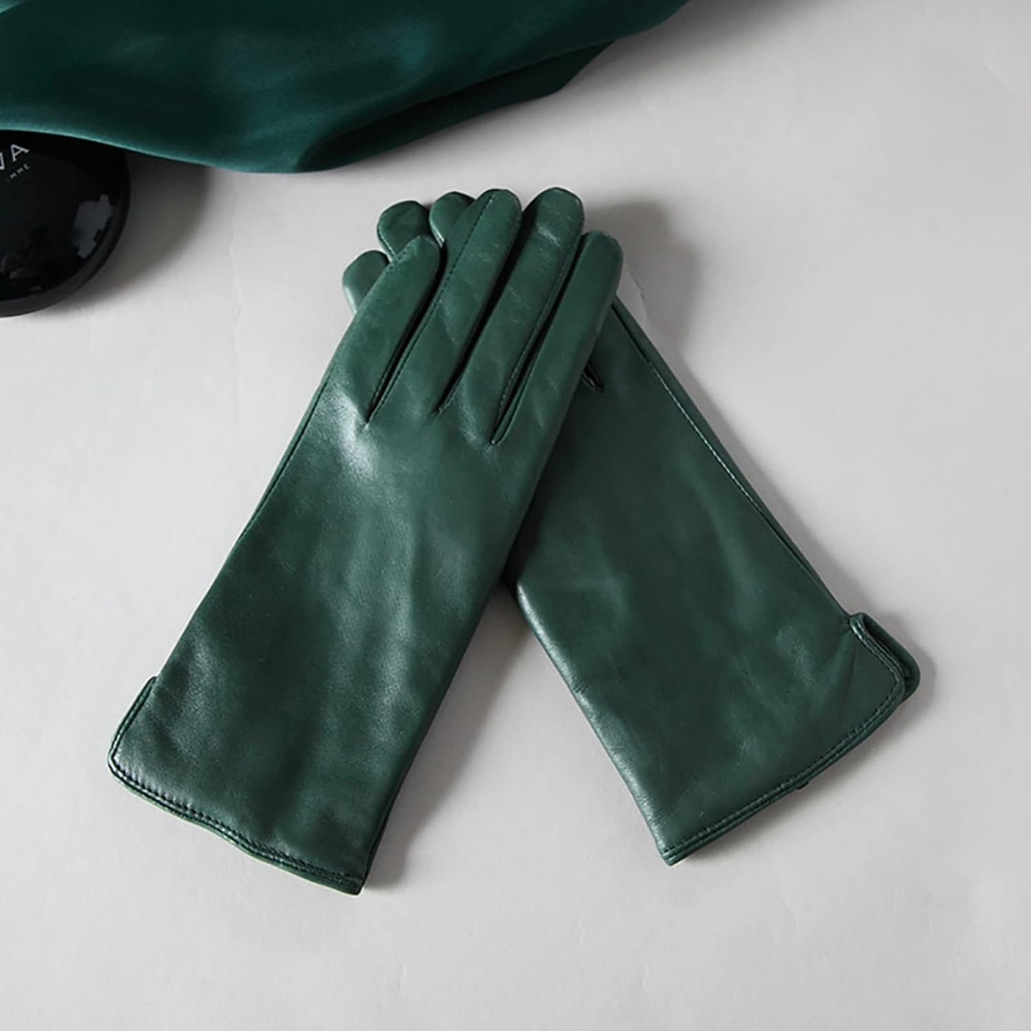 CAKERS Women Warm Leather Gloves|Soft Sheepskin Warm Ladies Gloves|Cold Weather Winter Gloves