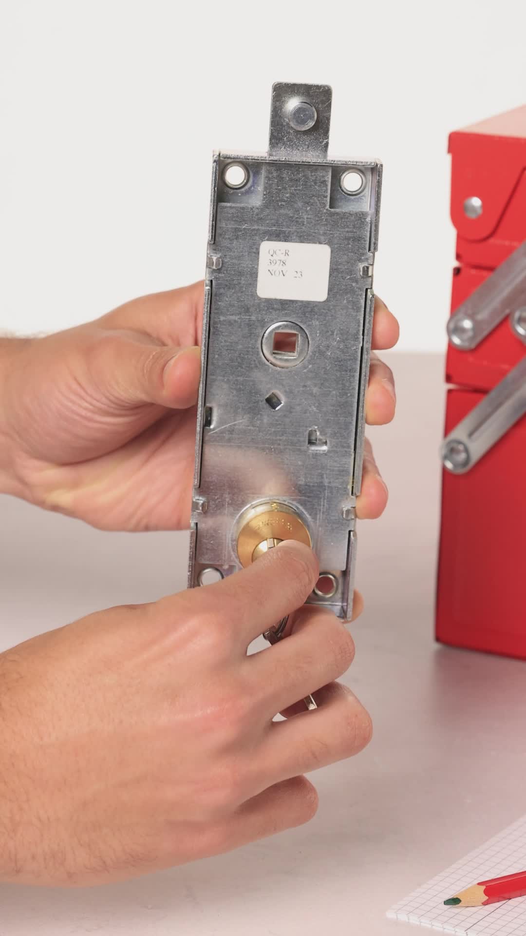 Serrures VIRO Pour Porte Basculante Garage, Modèle 8215 Avec Cylindre Rond Et Cadre PZ4, Zingué