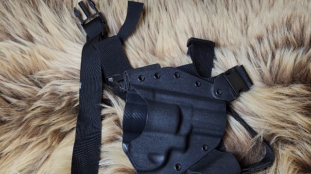 Watch Kenai Chest Rig Review on Amazon Live
