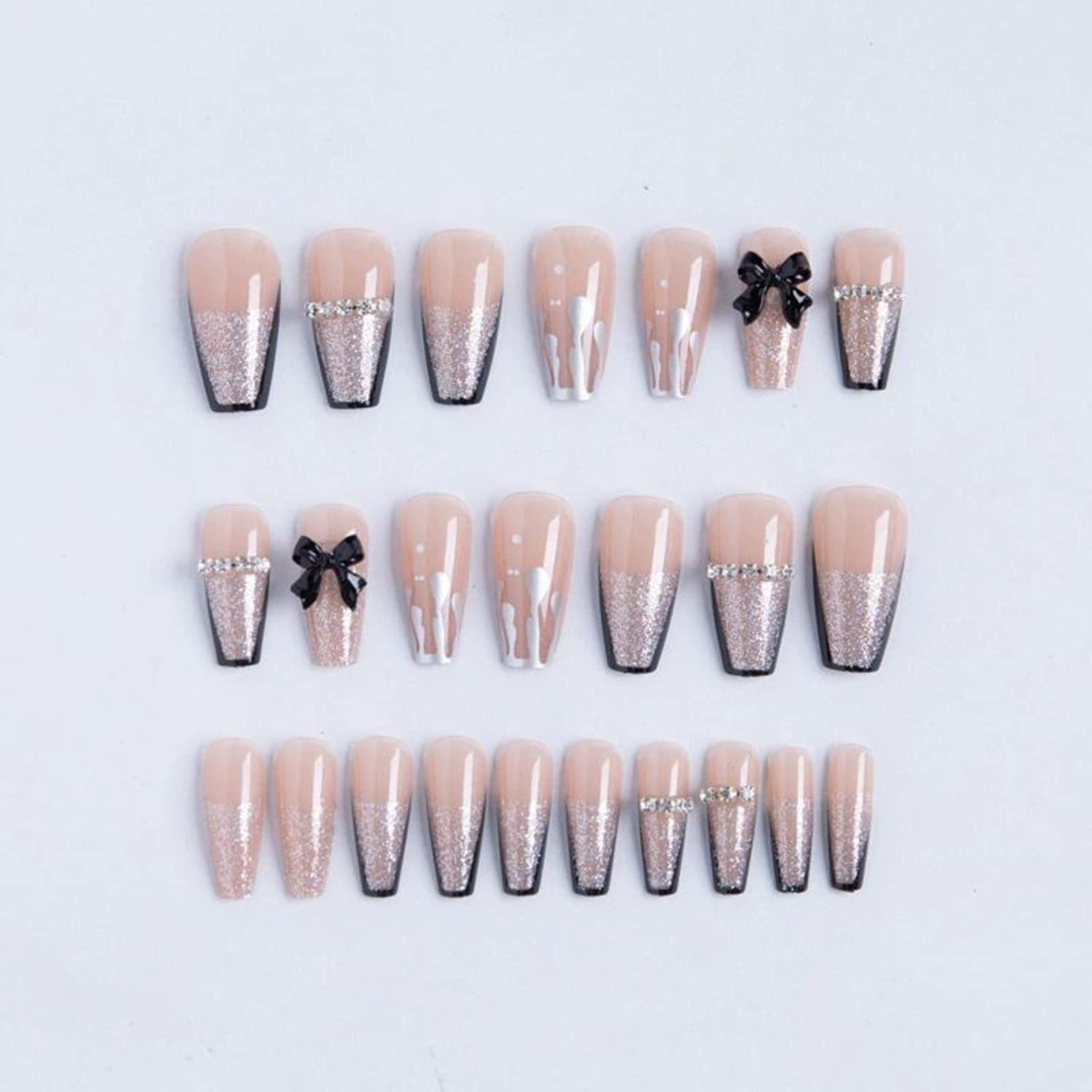 【着画あり】ハンドメイド　蝶々ネイル　チェック柄ネイル　シンプルネイル　可愛い 着画あり】ハンドメイド 蝶々ネイル チェック柄ネイル シンプル