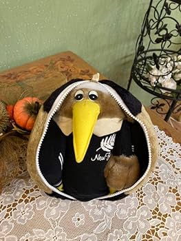 ラグビー　ぬいぐるみ　オールブラックス、ブリティッシュ＆アイリッシュライオンズ Amazon.co.jp: キウイバード ラグビーボール型 ぬいぐるみ