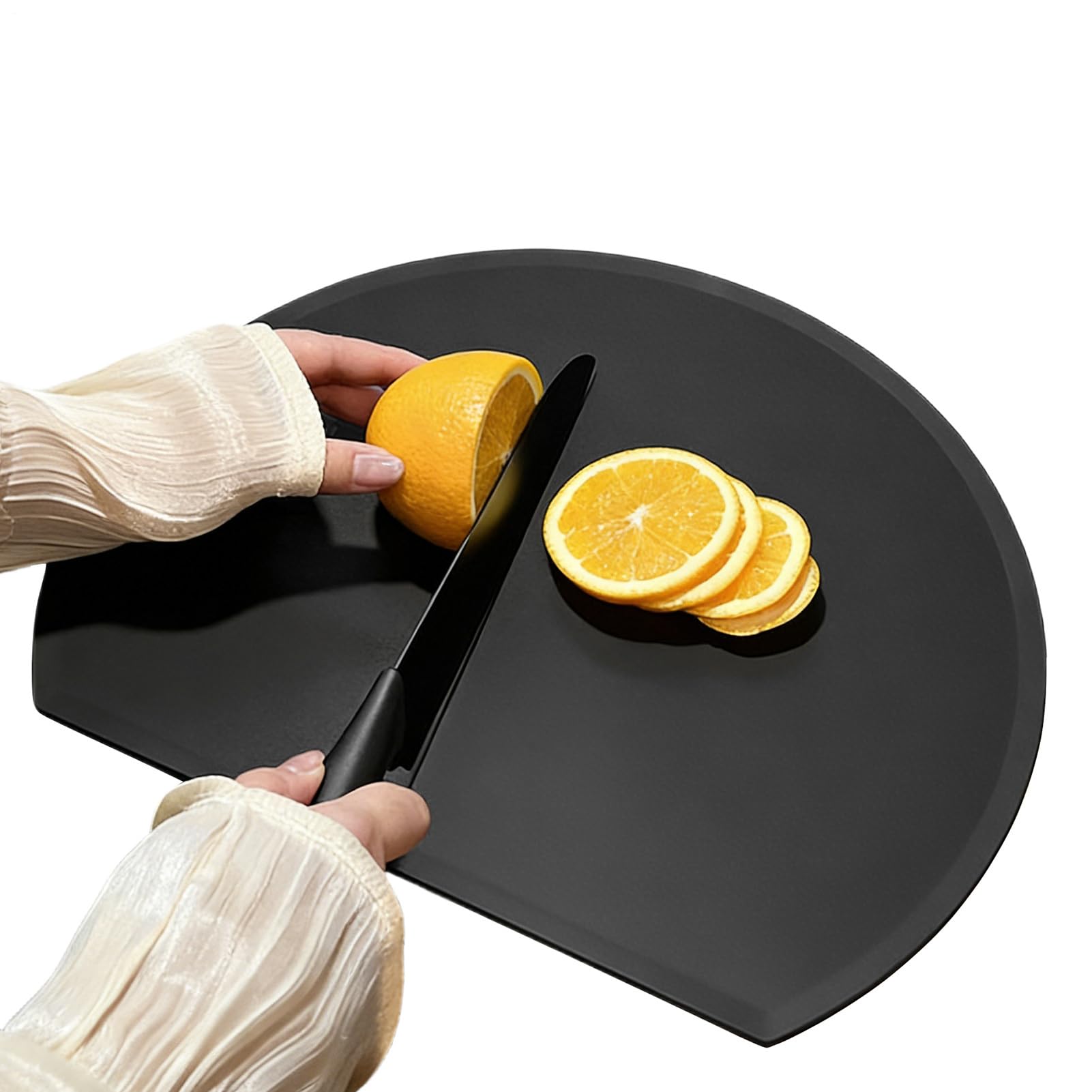 Planche à découper de cuisine en forme de D au design moderne d'appartement