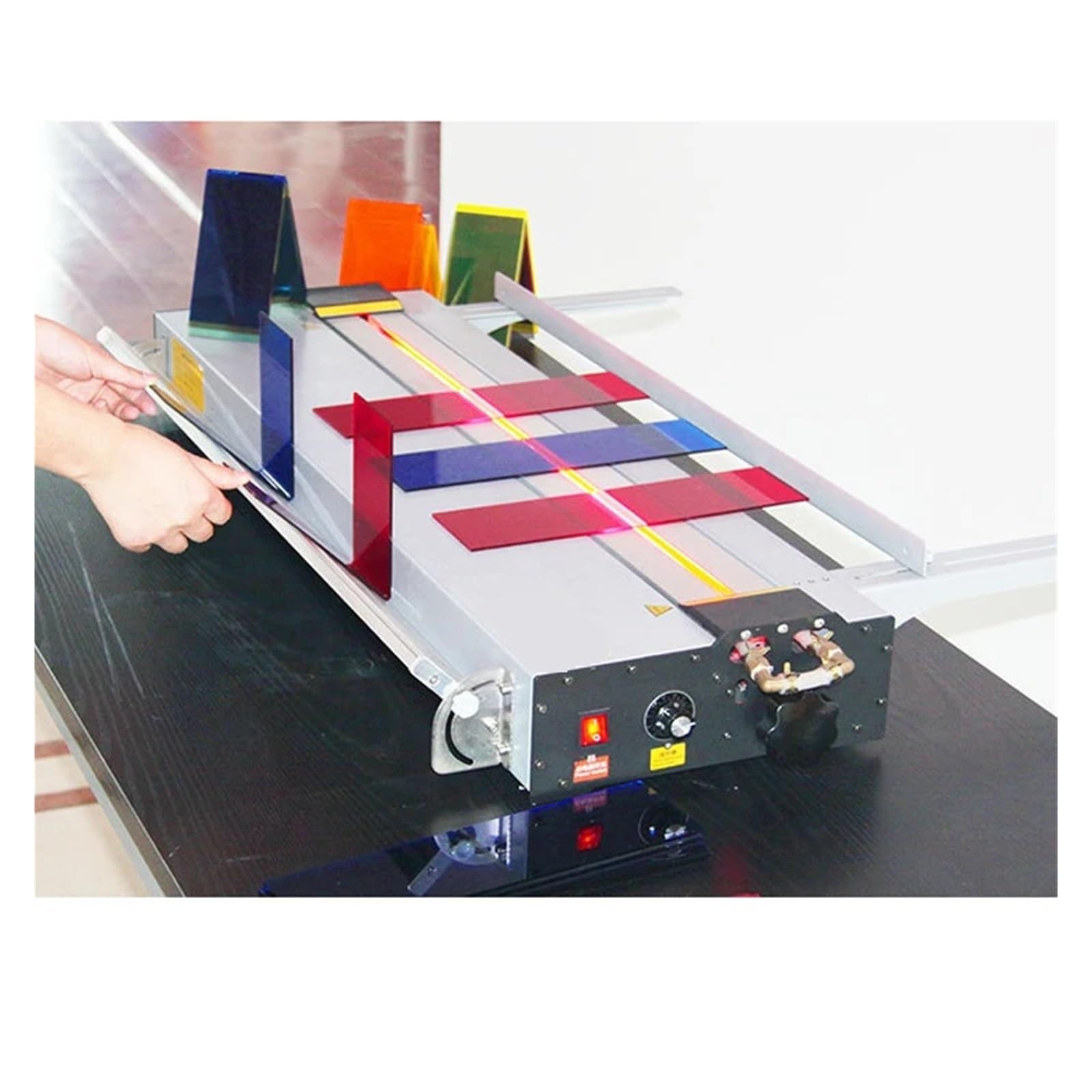 Riscaldamento efficiente 700 Macchina Piegatubi Acrilica 1000W Con Macchina Piegatubi For Piastre Angolari Di Posizionamento Macchina Piegatubi A Caldo per la realizzazione di insegne di ingegneria de