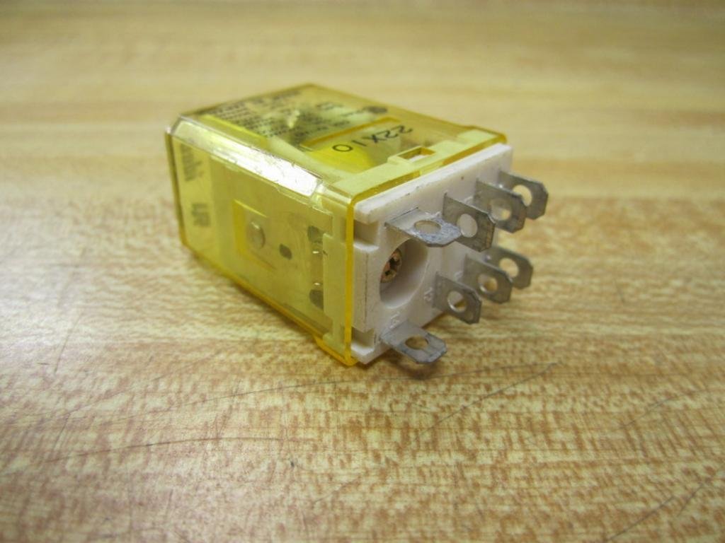 IDEC RH2B-UAC12V BLADE TERMINALS, DPDT, 12 VAC COIL, PLUG-in, RH SERIES, 10 AMP, POWER RELAY, UL CERTIFIED