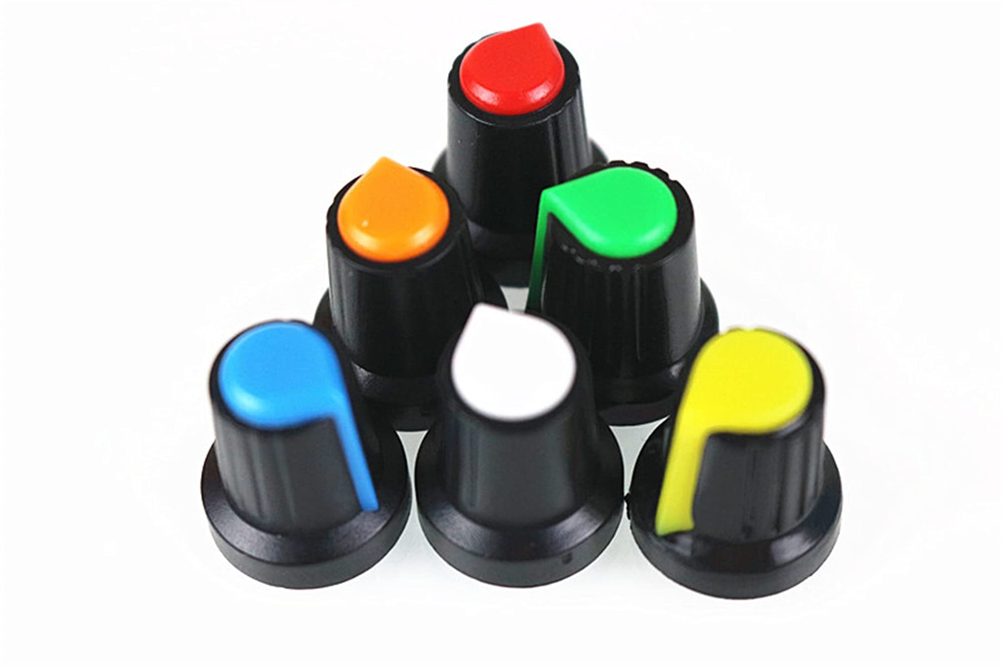 Boutons de potentiomètre moletés Sourcingmap en 6 couleurs pour un réglage précis de vos appareils