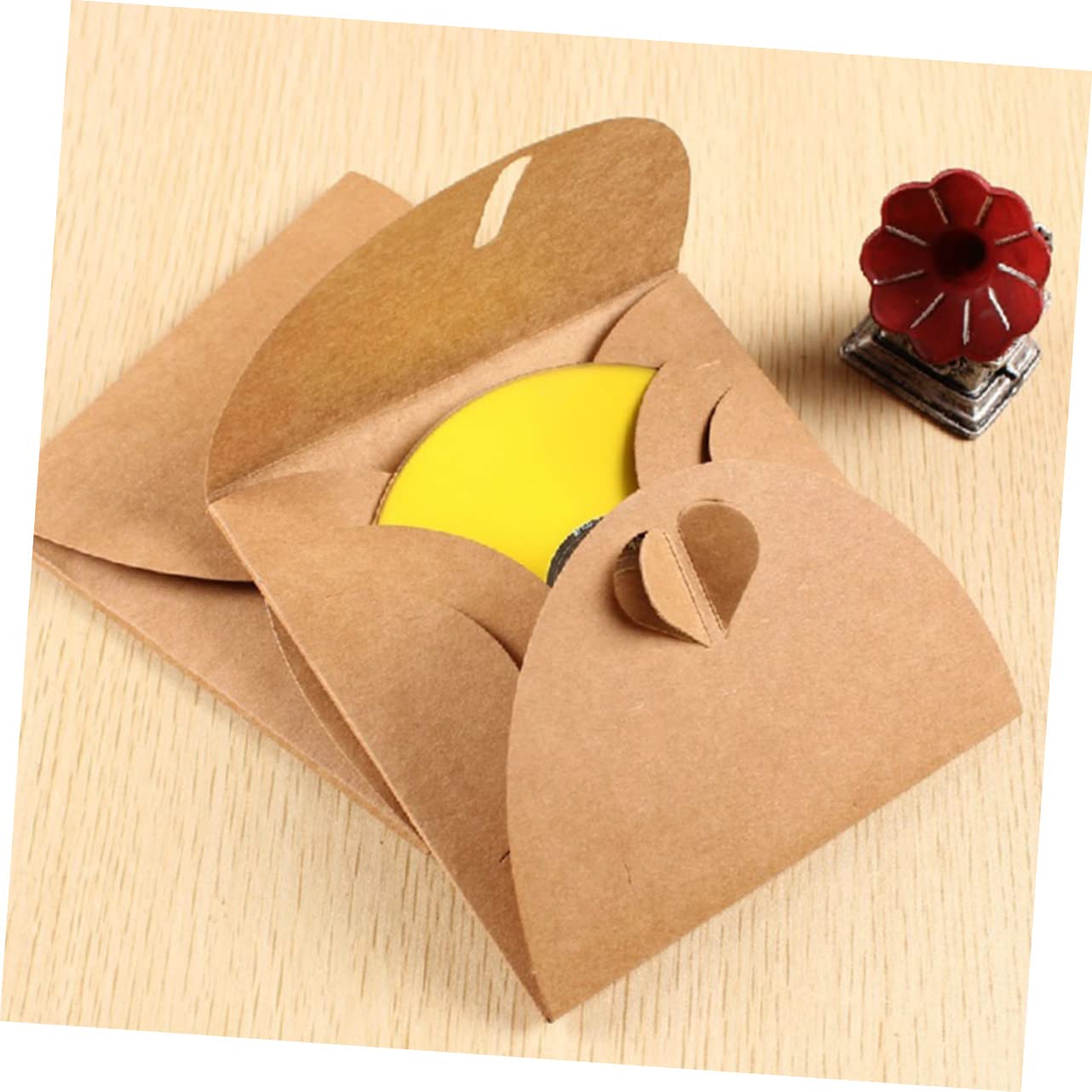 SHINEOFI Pochettes de CD avec Fermeture Cœur Lot de 50 en Papier Kraft et Isolation la Poussière Protection Anti-Rayures pour Rangement Cinéma et Maison