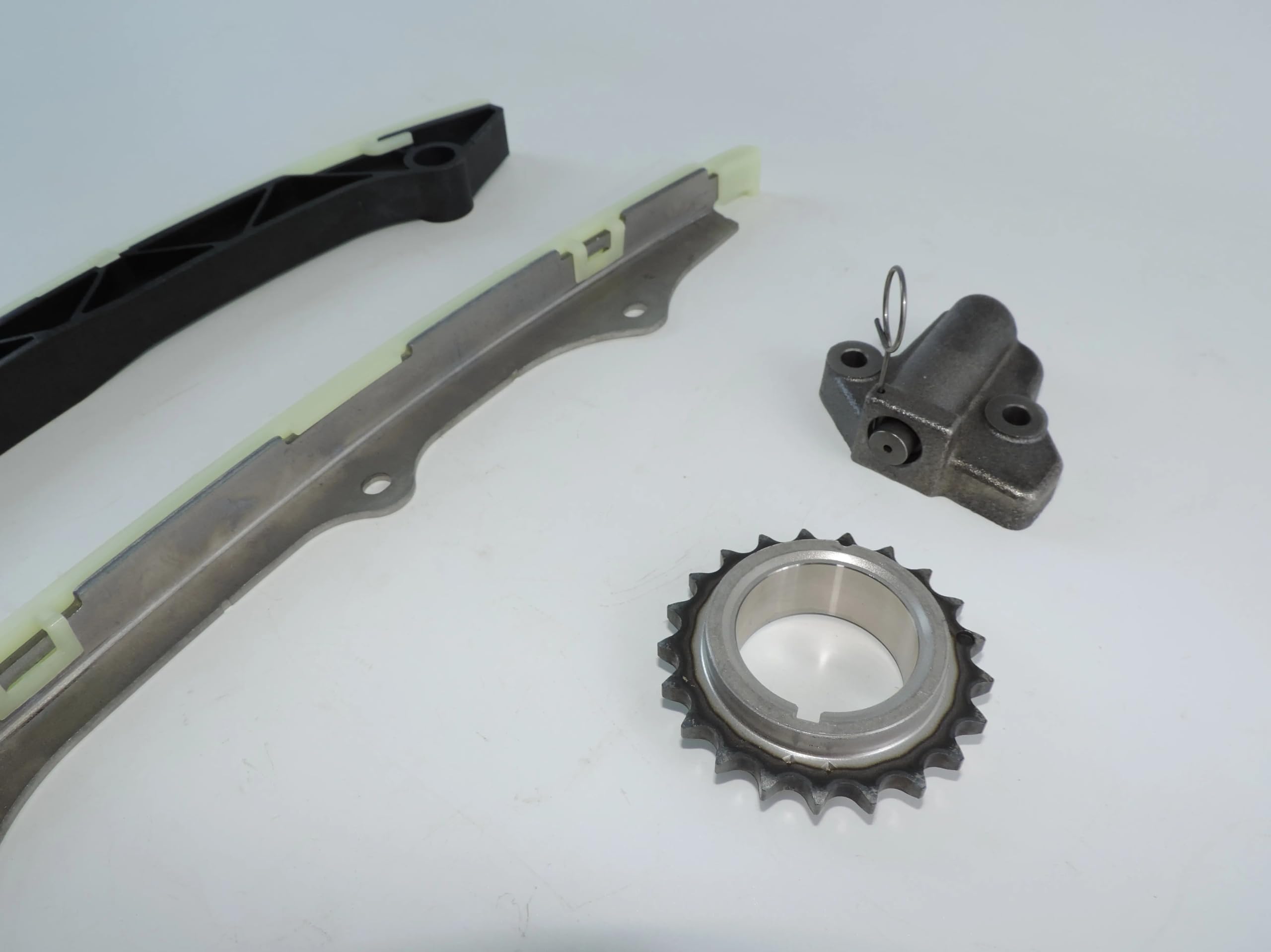 catena pompa olio motore Kit di revisione del kit di riparazione della catena di distribuzione del motore di un'auto 4N13 1.8T / 4N14 2.2T 1140A043 1140A042 1141A015