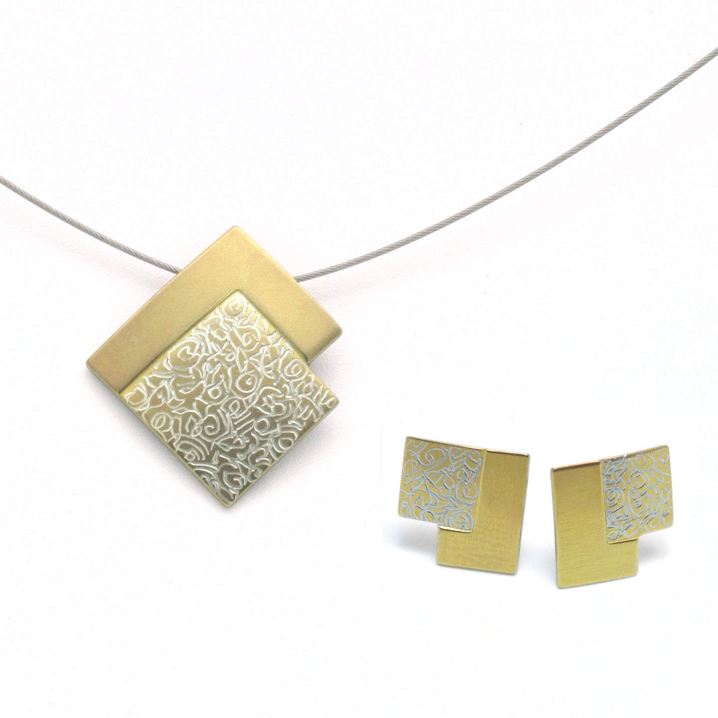 Titan Schmuck-Set. Absolut kein Risiko auf Allergien Handgefertigte Schmuckstücke. Lieferbar in verschiedenen Farben