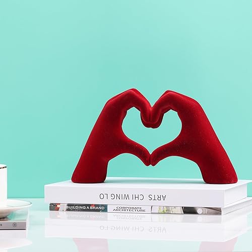Miniatura 4 de LCCCK Escultura de manos de corazón de terciopelo rojo para decoración del hogar, soporte de pulsera de manos de corazón rojo, decoración