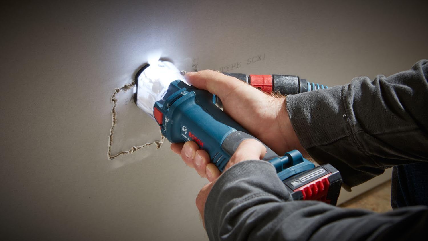 BOSCH GCU18V-30N Outil de découpe sans fil pour cloison sèche sans balais 18 V (outil nu)