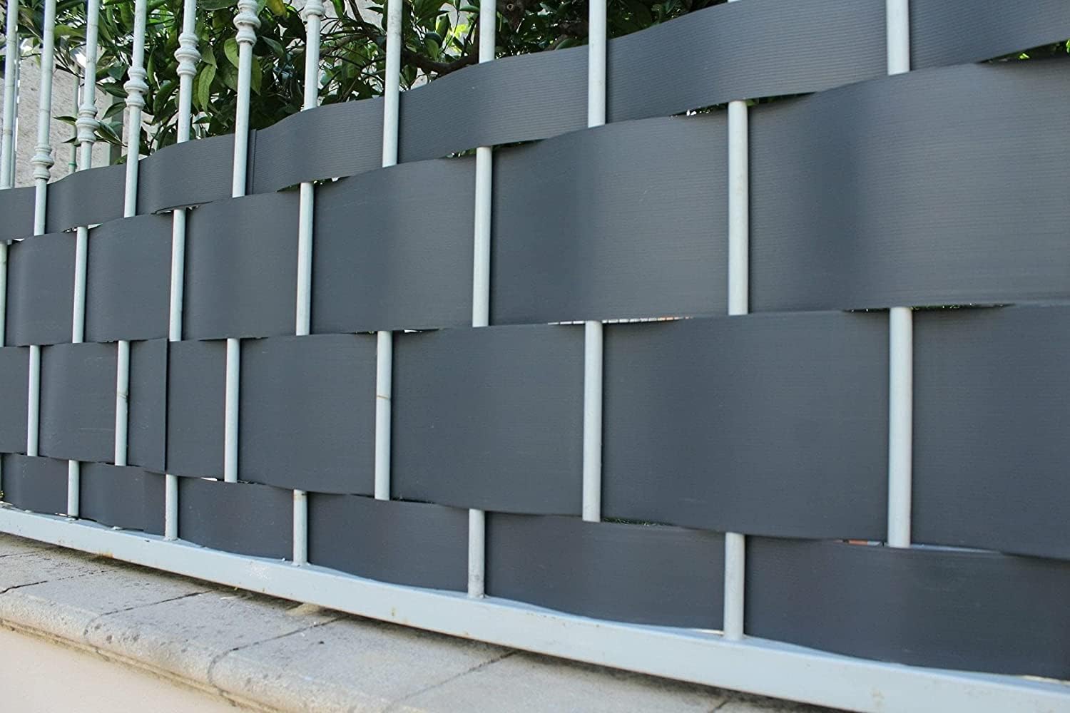 Pinto FERRAMENTA Striscie Pannelli PVC Frangisole Schermatura Privacy Copri Balcone Ringhiera Cancelli Terrazzi Giardino Pannelli Recinzioni Esterno Kit 5PZ H95cm x 2.50mt (Marrone)