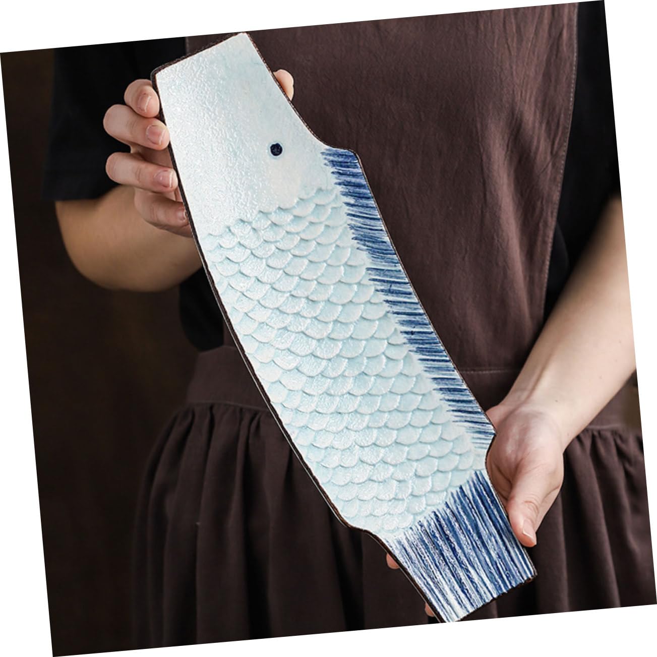 Mipcase Plato de Sushi de Cerámica Forma de Pez 29 Cm Azul Decorativo Resistente para Restaurantes y Hogar Vajilla Japonesa para Sashimi y Mariscos