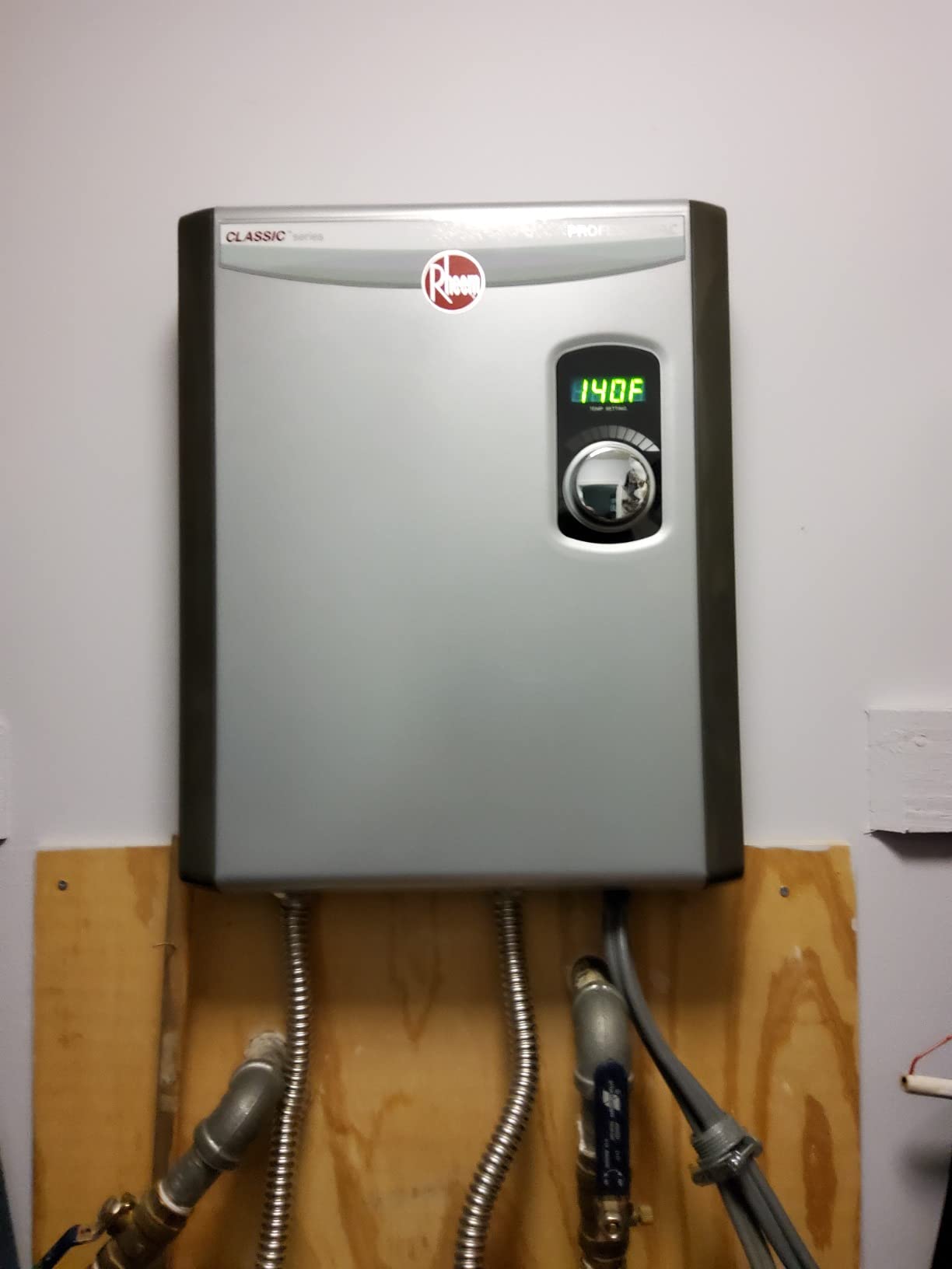 35/mo Finance Rheem 18kW 240V Tankless Electric Water Heater
