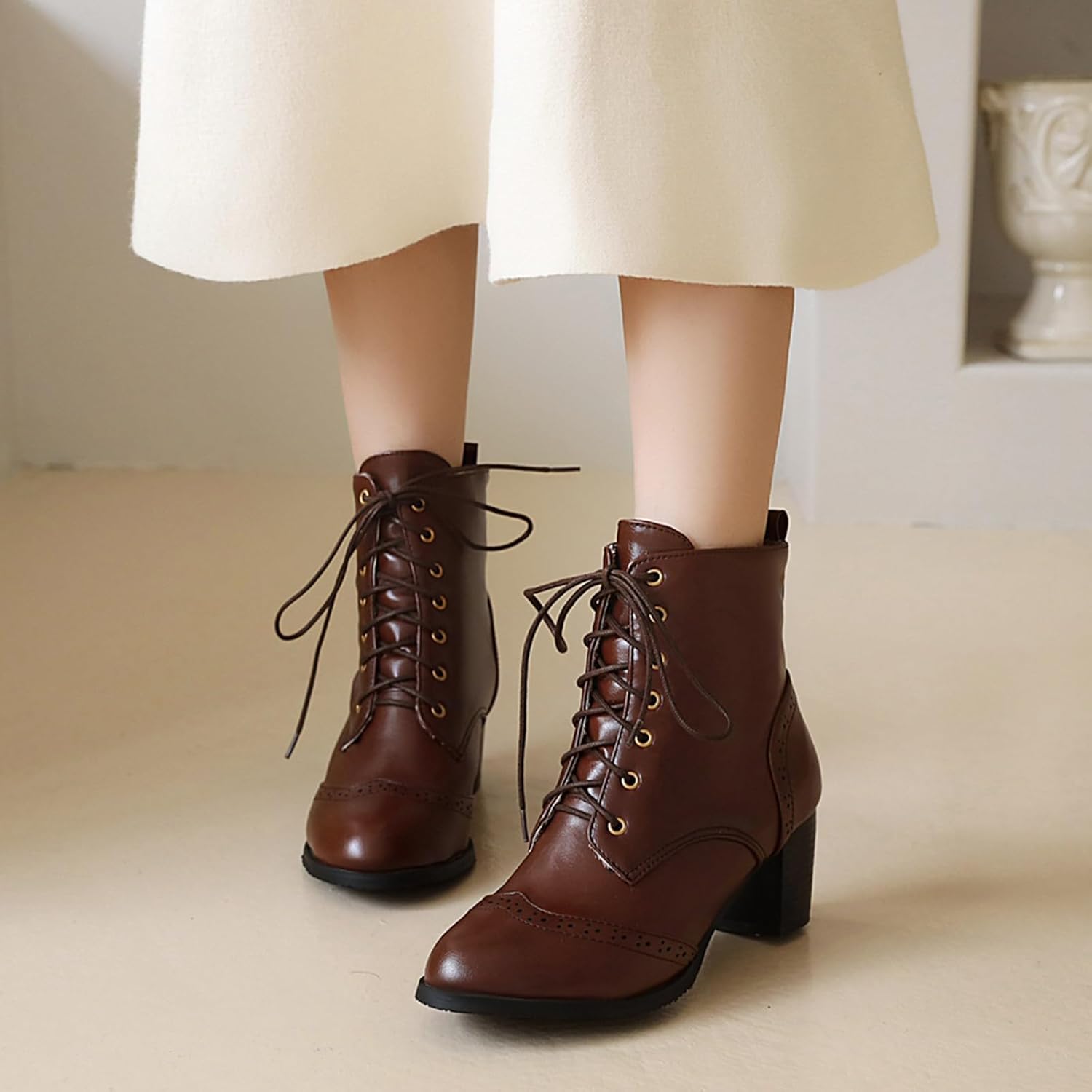 UniqueStride Women's Brogue Ankle Boots Lace Up Bootie with Chunky... - 第 19/35 張圖片