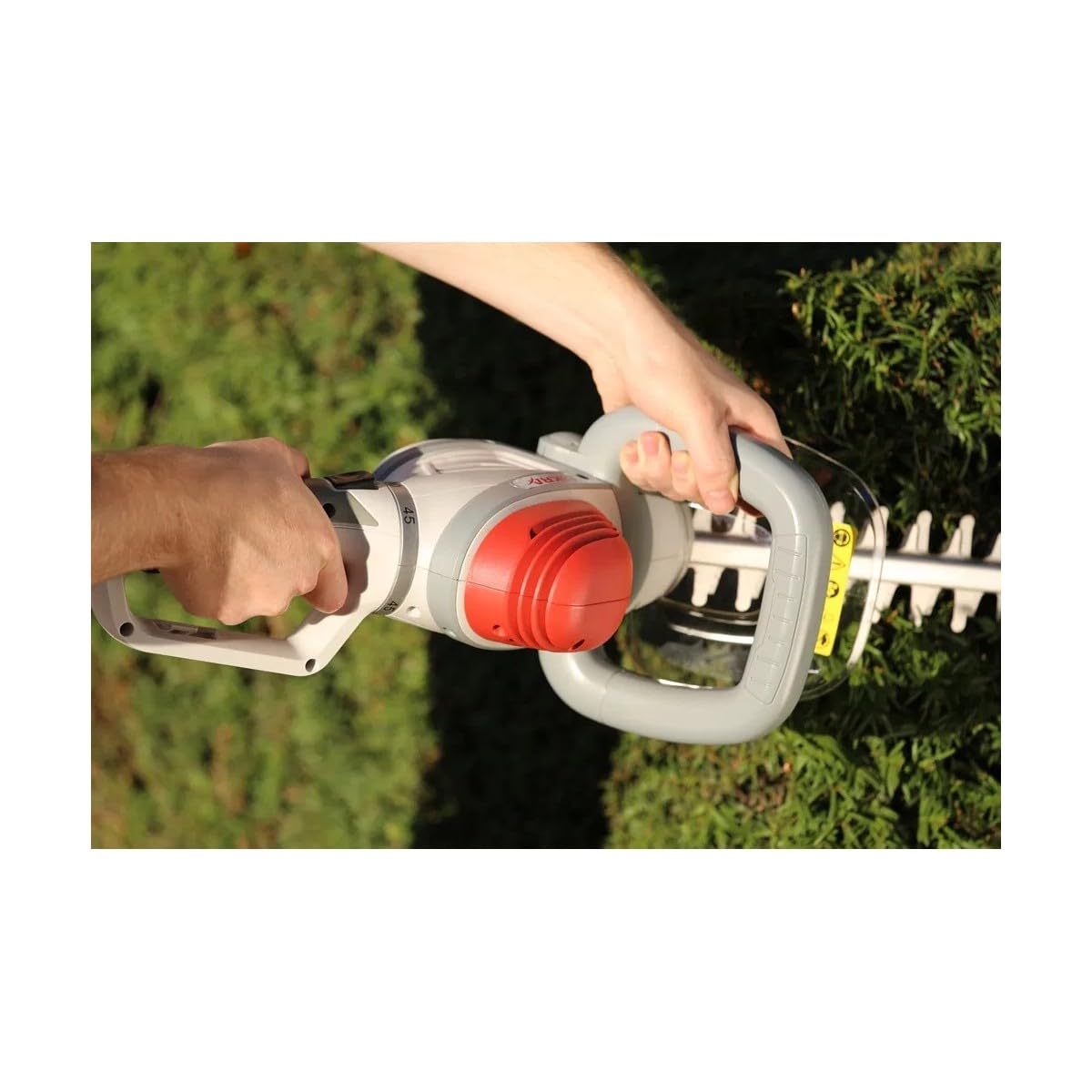 IKRA Tijeras Cortasetos eléctrico IHS 600, Longitud de Corte 55cm, Apertura 20mm, Mango rotativo 600 W, 230 V