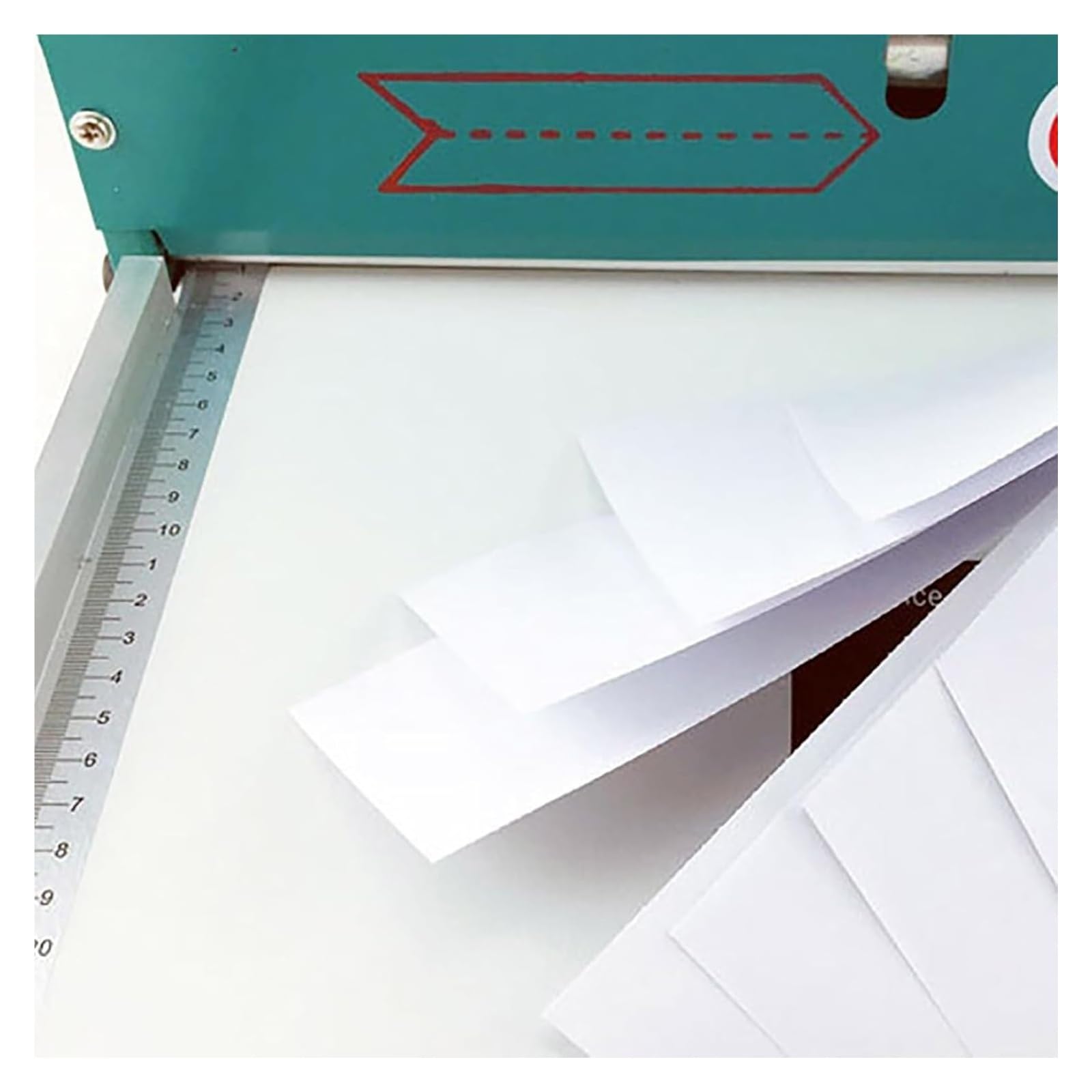 Ręczna maszyna do składania papieru 480 mm z linijką pozycjonującą, znacznik o wysokiej wytrzymałości, głębokość wcięcia 0,8 mm do biura