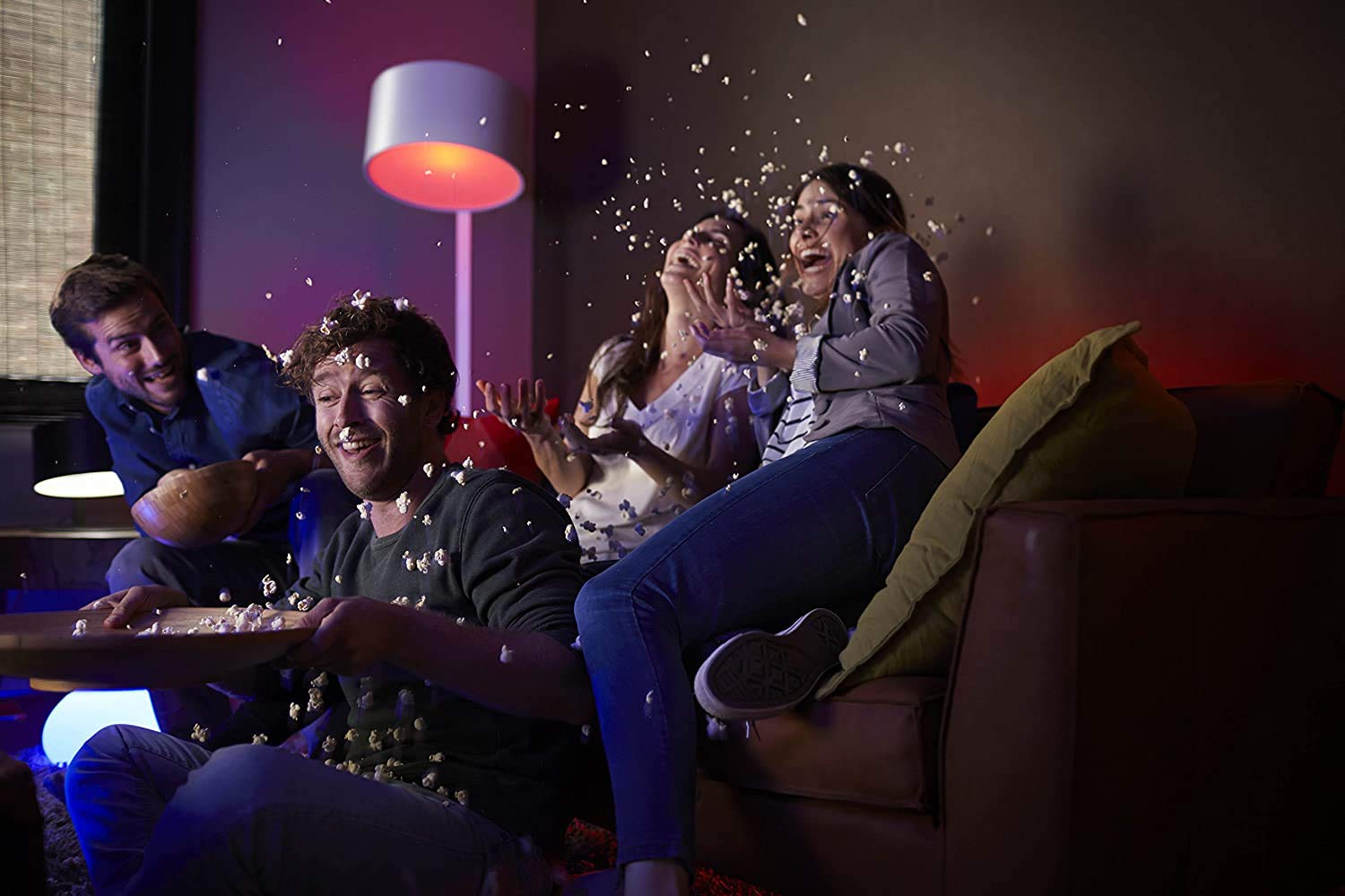 Philips Hue White & Color Ambiance E27 2er Starter Set 2x800lm, bis zu 16 Mio. Farben, dimmbar, steuerbar via App, kompatibel mit Amazon Alexa (Echo, Echo Dot)
