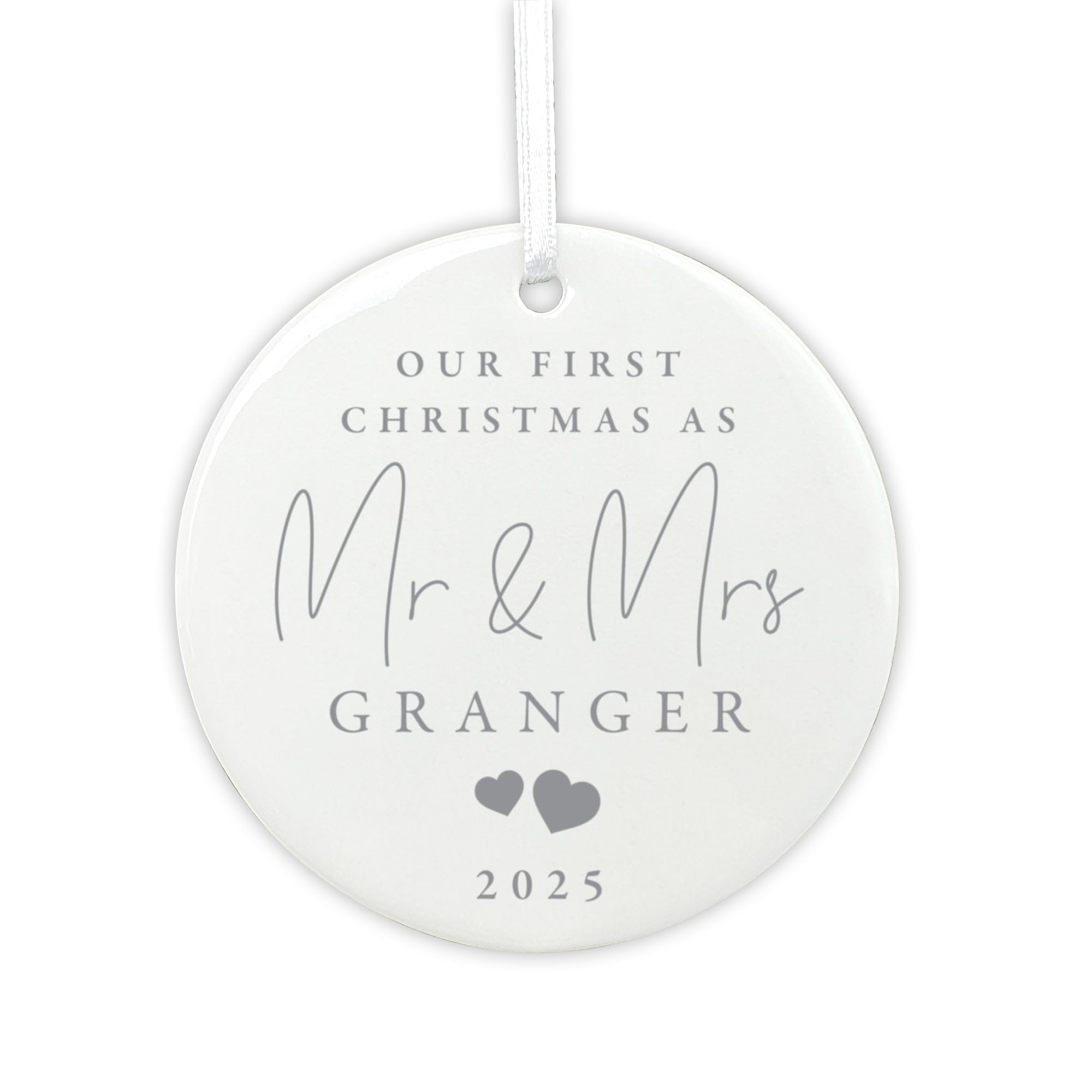 The Lovely Keepsake Company First Christmas Married Disc Personalised "Our First Christmas Married" Ceramic Disc | Custom With Names & Year | Christmas Tree Bauble Gift For Newlyweds & Couples | Xmas Ornament Keepsake | 7.4Cm Diameter