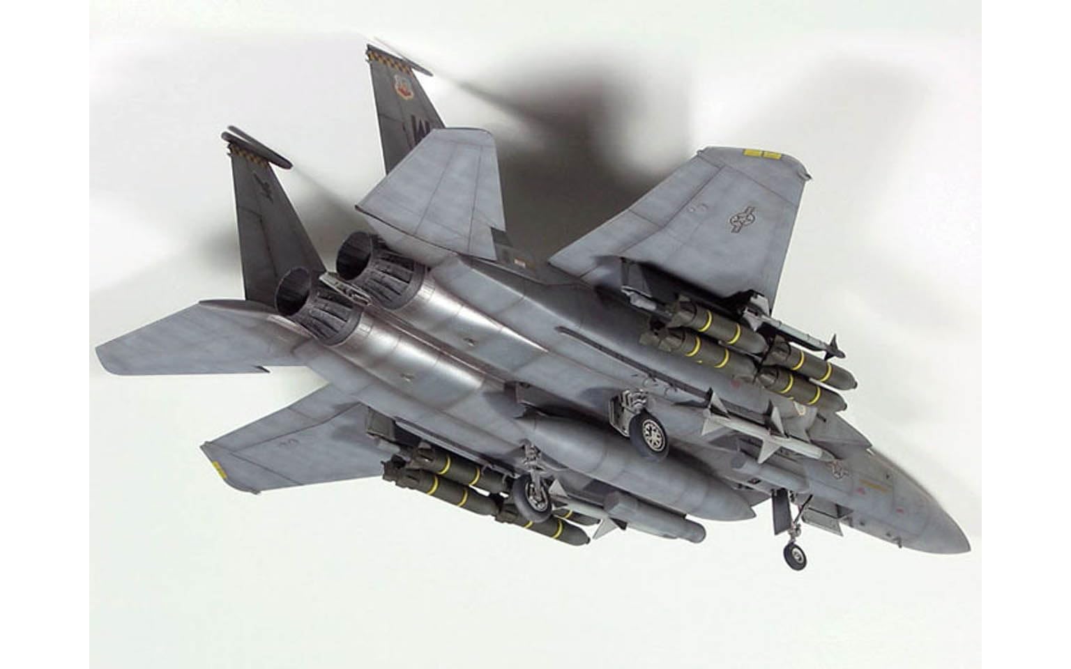 Amazon | アカデミーホビーモデルキット – 1/48 USAF F-15E「シーモア
