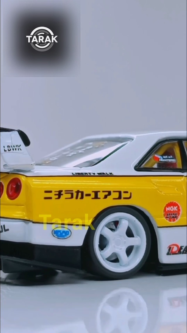 Tarak 1:24 Premium Nissan Skyline LBWK GTR ER34 Diecast Model Toy