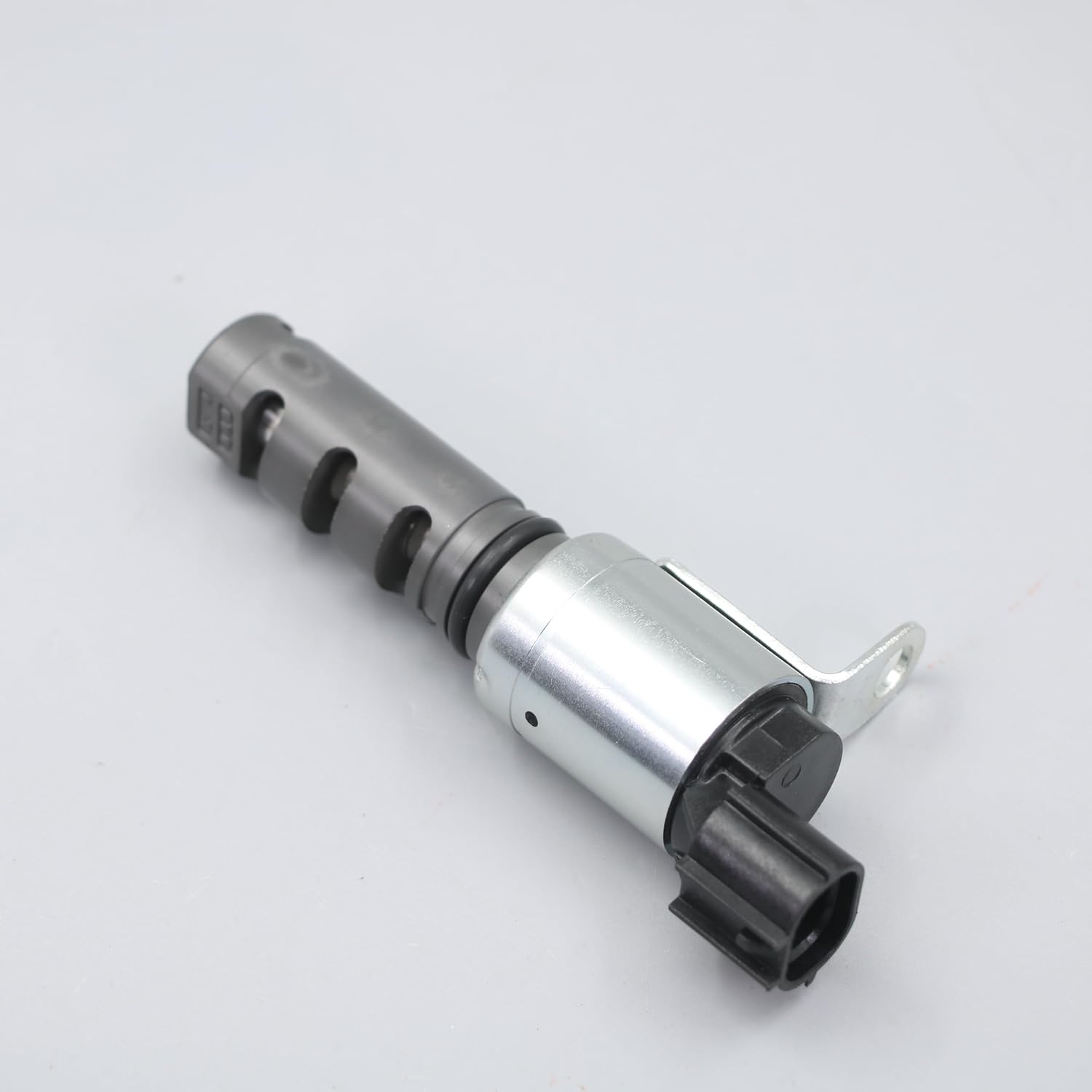 15330-0T010 Oil Control VVT Valve Variable Valve Timing Solenoid Compatible with Camry Corolla Highlander RAV4 Avalon Sienna Venza CT200h ES300h GS200t IS200t Replaces 19185637 15330-37010，15330-0T020