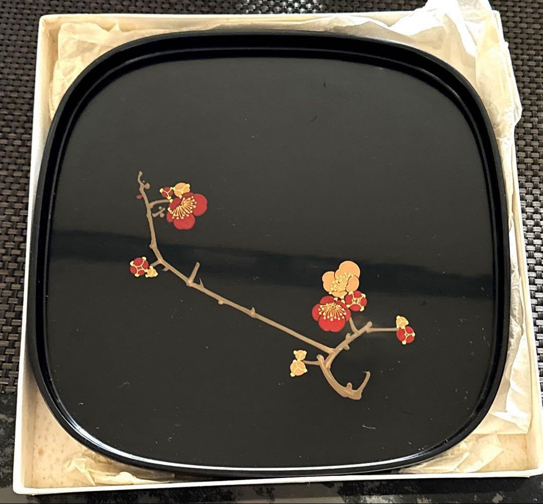 輪島塗　お盆　美品 Amazon.co.jp: 特産輪島塗 輪島塗 盆 お盆 漆器 枝梅 くつわ : ホーム