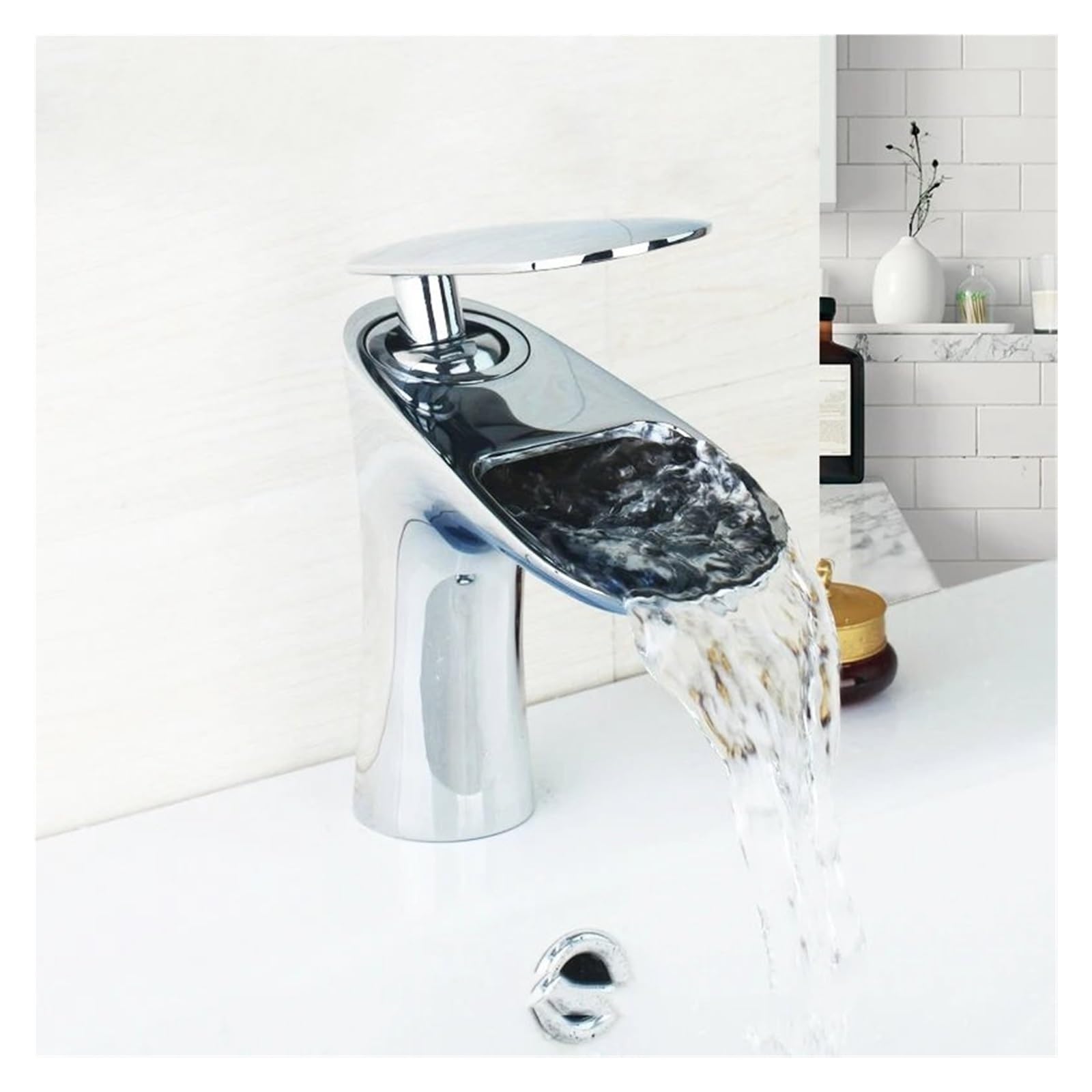 Robinet de lavabo de salle de bains avec mitigeur cascade