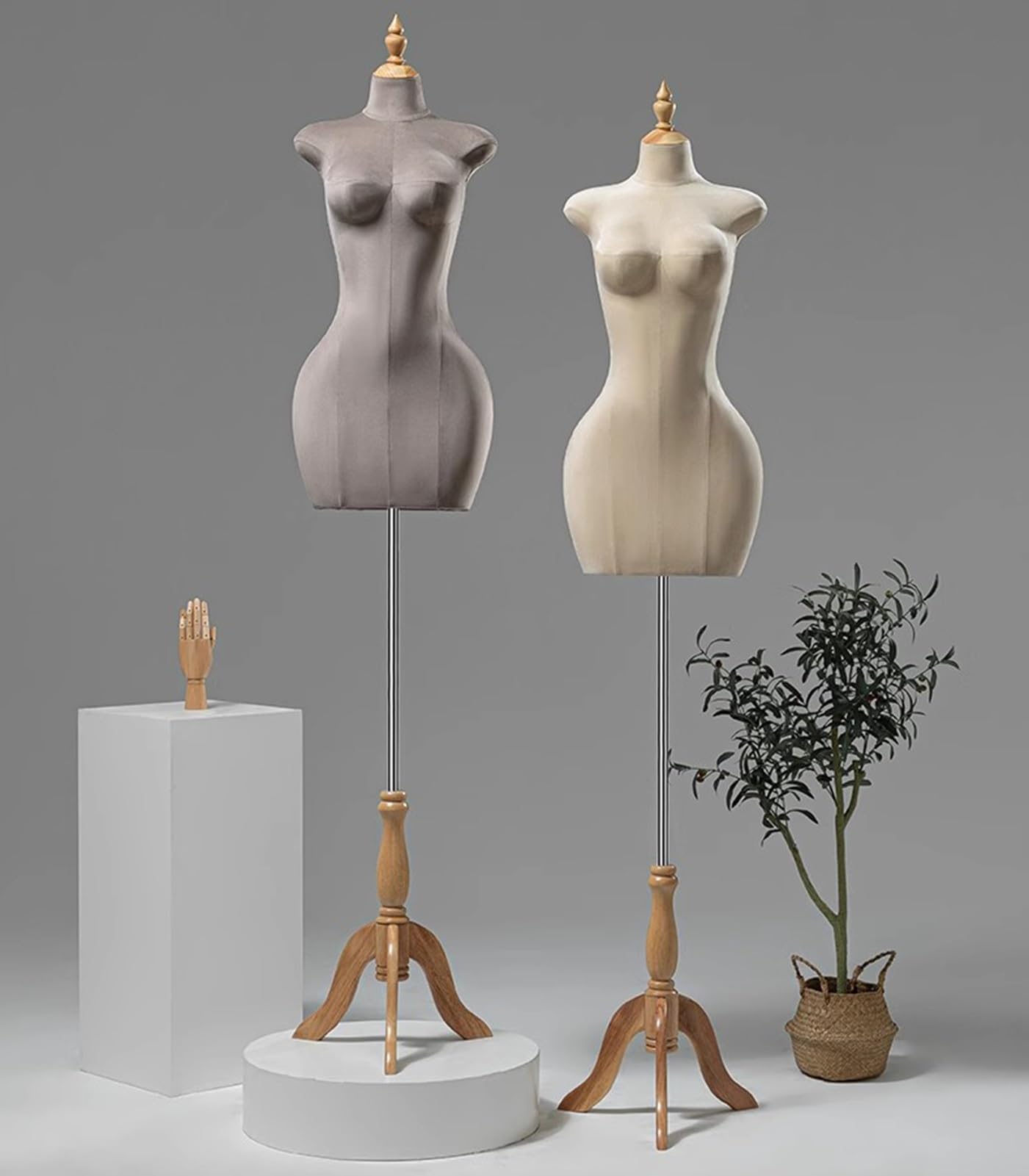 Manekin damski w dużym rozmiarze z drewnianym statywem, 150-210 cm, regulowany mrewnianym statywem, 150-210 cm, regulowany manekin krawiecki, model do ekspozycji odzieży i biżuterii (beżowy)