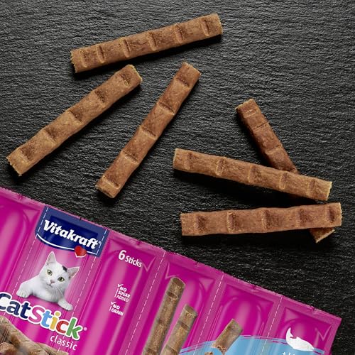Vitakraft Cat Stick Classic, Katzen Leckerli, fleischiger Stick, mit Lachs, Vorratsgröße, ohne Zusatz von Zucker (10x 36g)