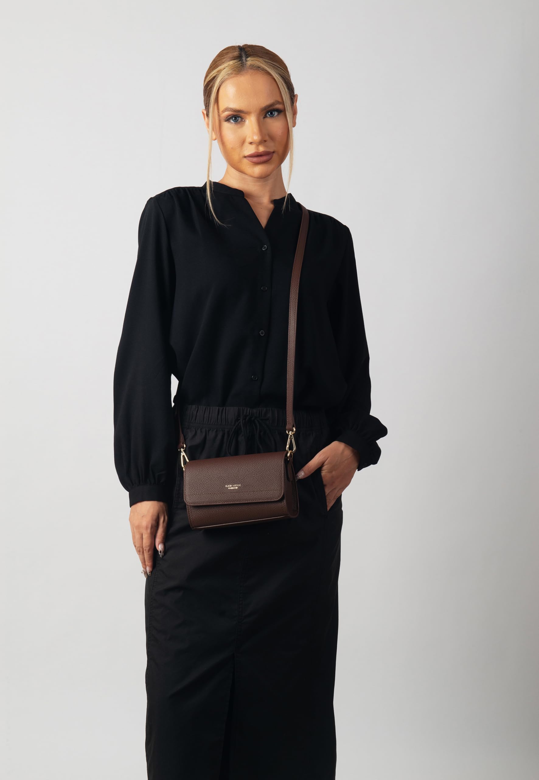 Carlheim, Gotland Genuine Leather collection, Scarlett Genuine Leather Handbag (Brown)