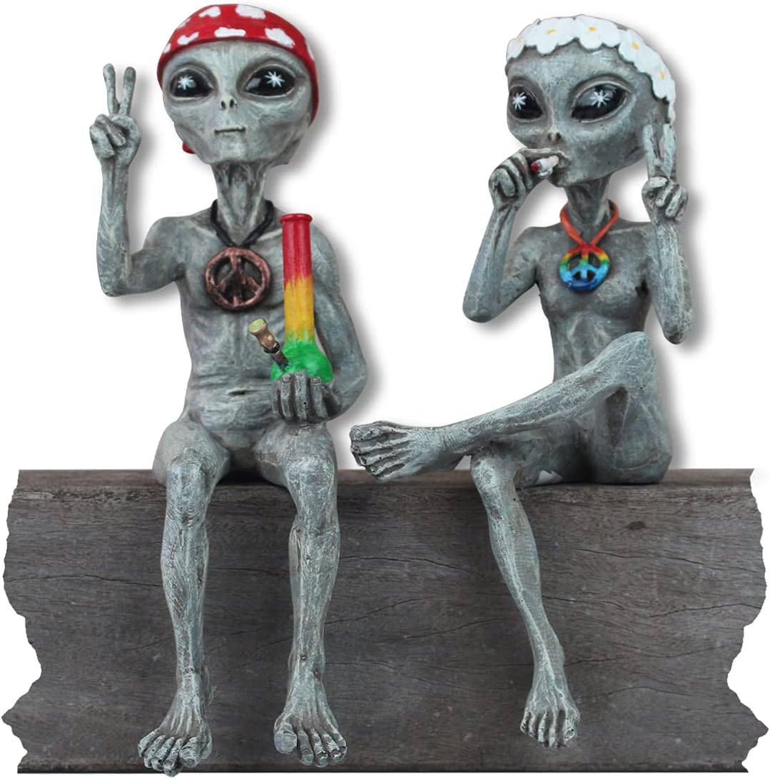 “Hippie and Stoner” Alien Statues Couple Hippie Pot Smoking Marijuana Weed 10 “ H Alien Figurines Shelf Sitters Indoor/Outdoor Funny Home or Garden Decoration – Set of 2 (Alien Gray)