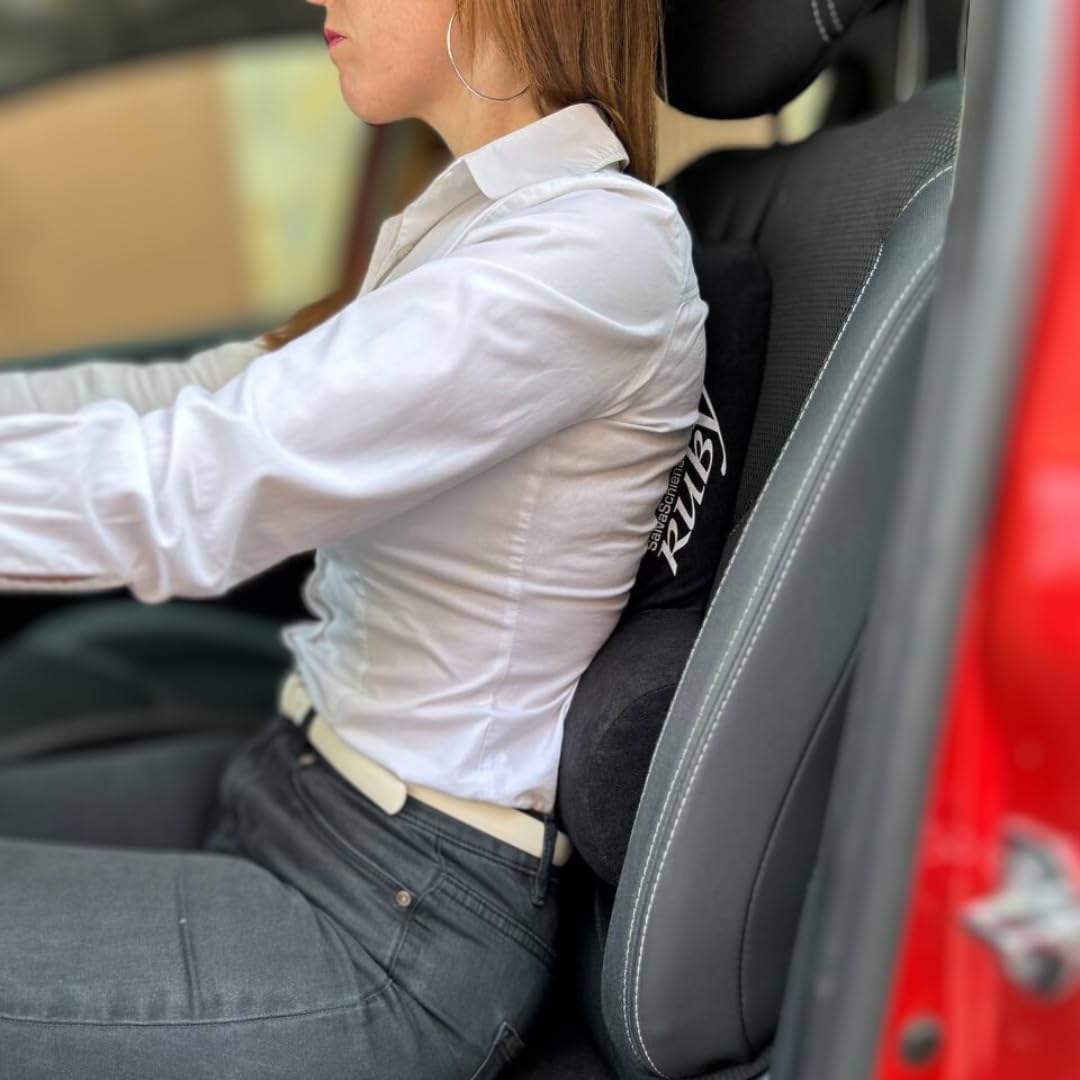 Cuscino sedia ufficio Ruby. Utile anche come cuscino lombare auto. Ruby è l'unico cuscino auto per il mal di schiena. Ideale per chi passa molto tempo seduto e vuole migliorare la postura scorretta.