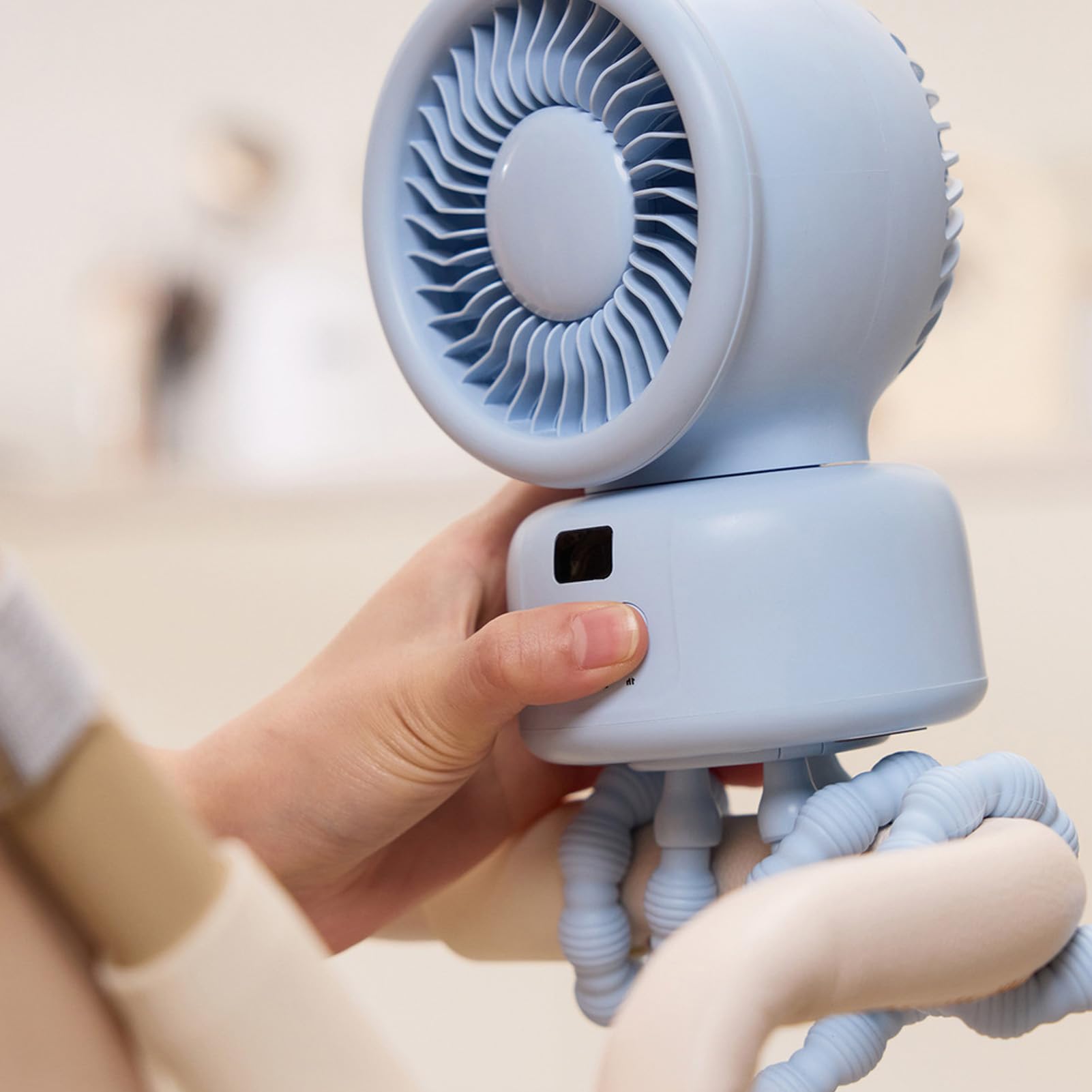 Hidyliu Ventilatore Portatile per Passeggino Ricaricabile 9000mAh Silenzioso Clip-on con Rotazione di 360 Gradi per Campeggio All'aperto e Uso Domestico