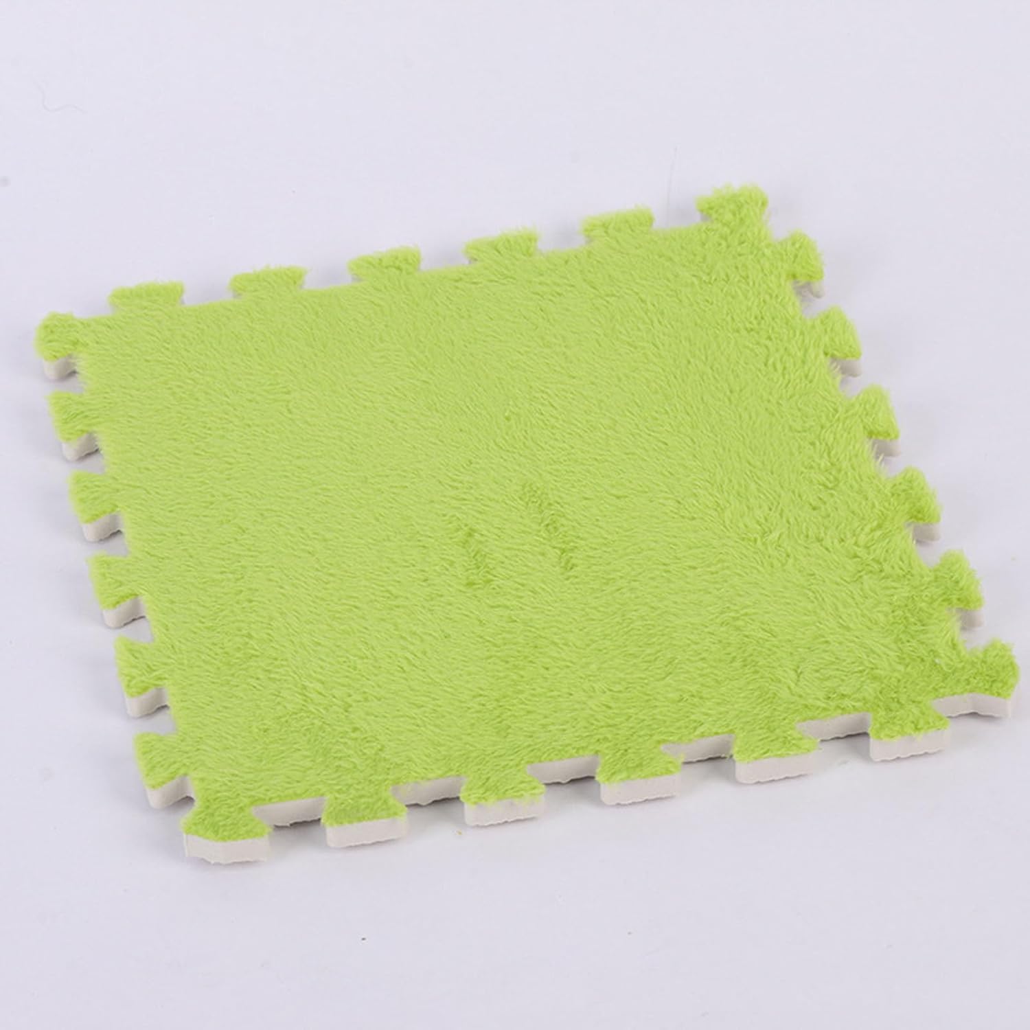 Tapis en mousse à emboîtements ELzEy contre le sol froid et dur de la chambre