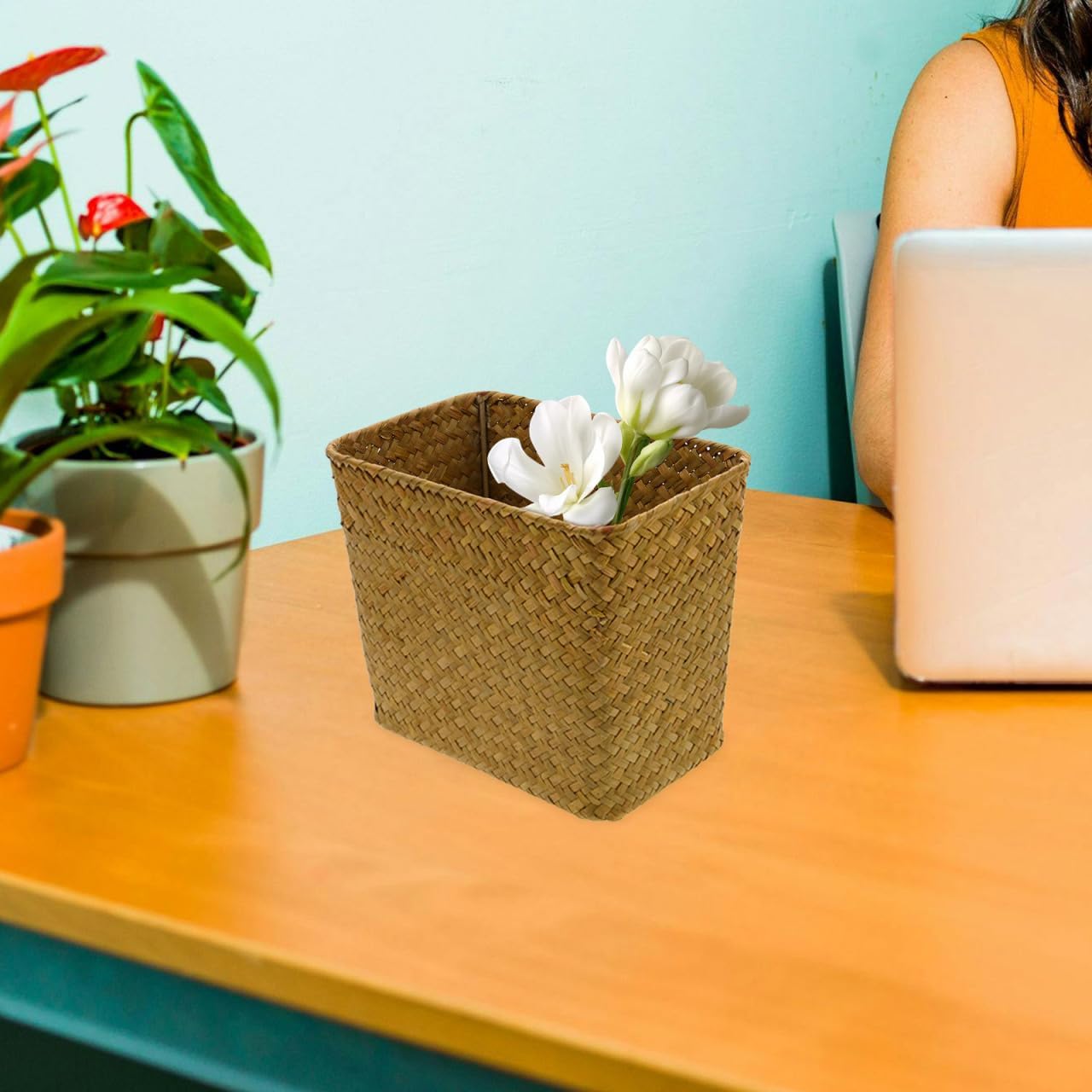 PRETYZOOM Straw Woven Basket Organizer 7.87X6.29X4.92 Inch Small Wastebasket for Office Bedroom Desk Storage and Sundry Items