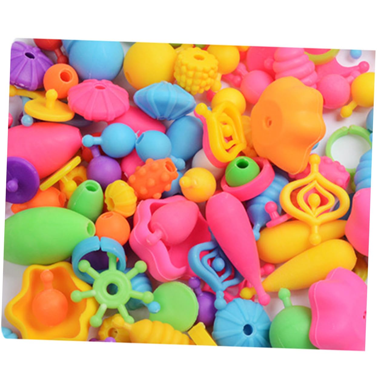 JOINPAYA 1 boîte Boîte DIY Perles Plastique pour Garçon Fille Coffret Bricolage Bracelet et Collier Perles Colorées Plastique avec Boîte de Rangement Portable Kit Créatif pour Garçon Fille