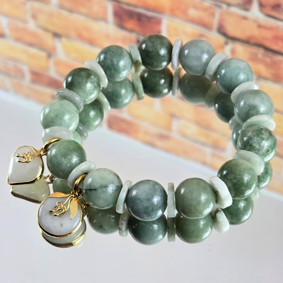 Natural Green Jade Beaded Bracelet with White Jade Spacer & Heart Charm – Elastic Stretch Crystal Bracelet for Luck, Love & Protection – Gift Box Included
