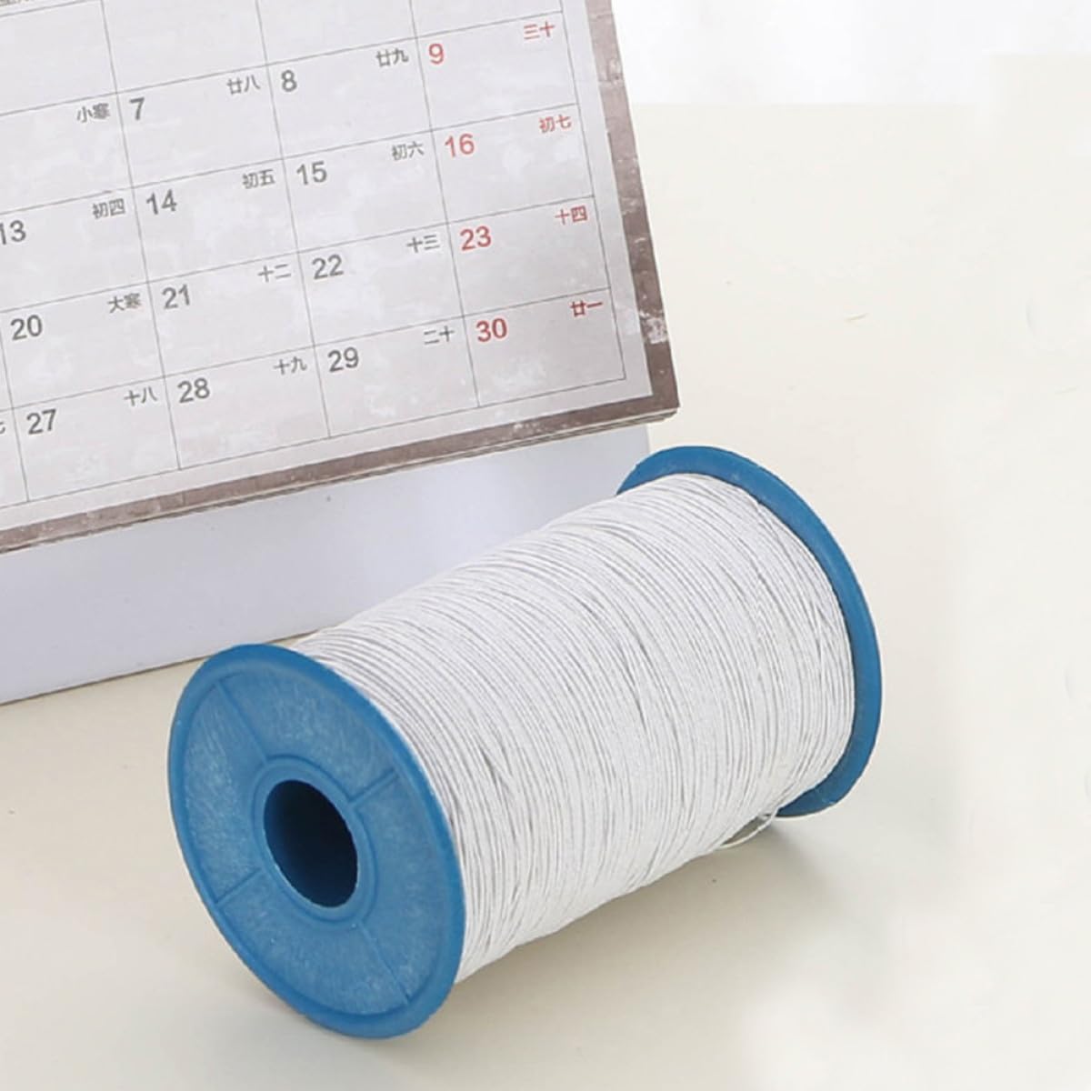 Hilo de Coser para Ropa y Disfraces 2 Piezas Núcleo Elástico de Poliéster Resistente para Pantalones Costura Uniforme Enredos Uso Confección y Color Color Aleatorio