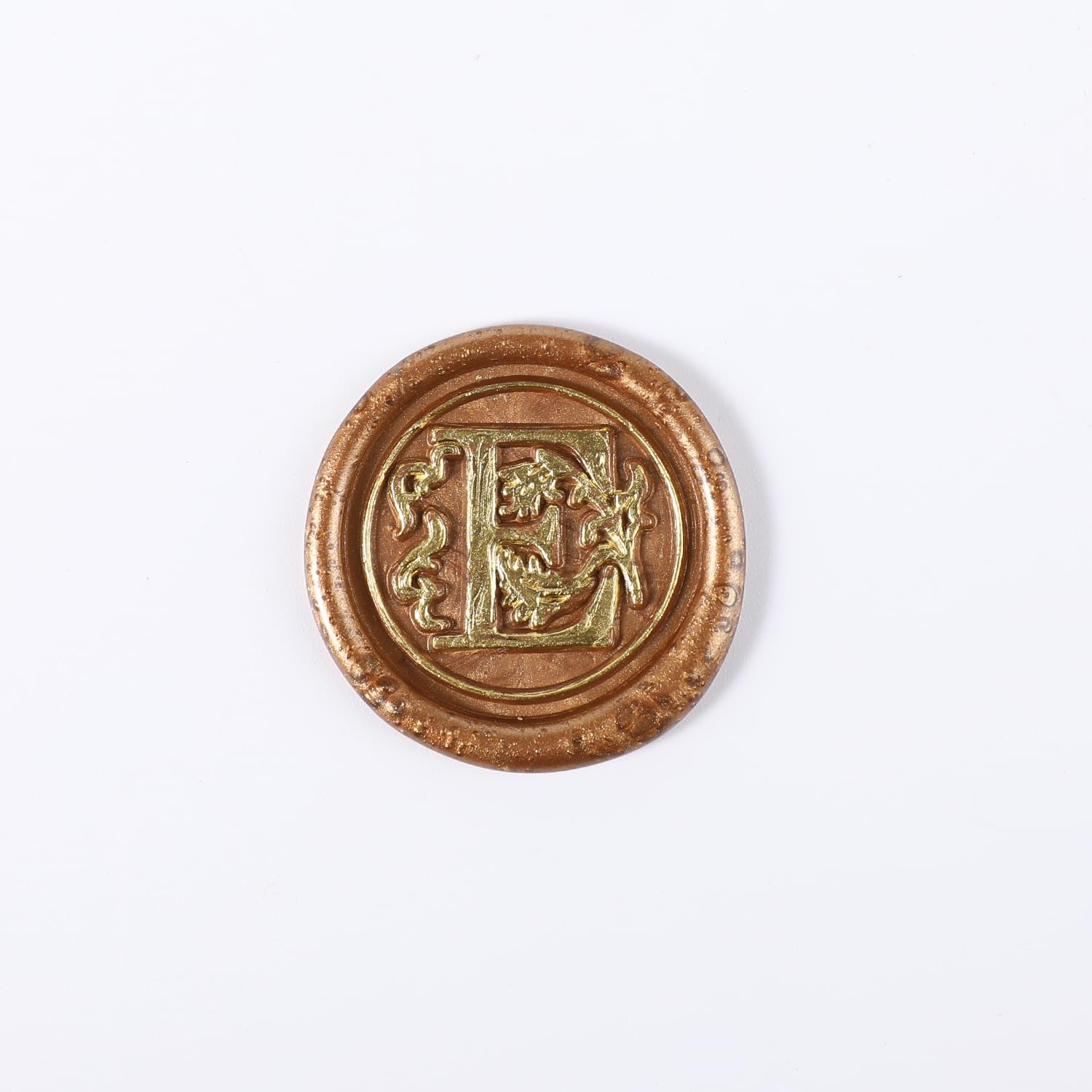 Sceaux de cire initale F bronze, le coffret de 25 cachets pour personnaliser vos cadeaux fins