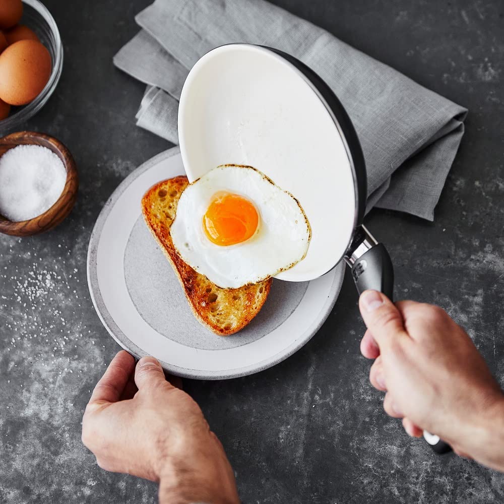 GreenPan Rio Batterie de Cuisine Antiadhésive en Céramique Saine de 16 Pièces, Comprend Poêles à Frire, Casseroles, Ustensiles, Sans PFAS, Poignée Rester Froid, Va au four jusqu'à 160°C, Noir & Crème