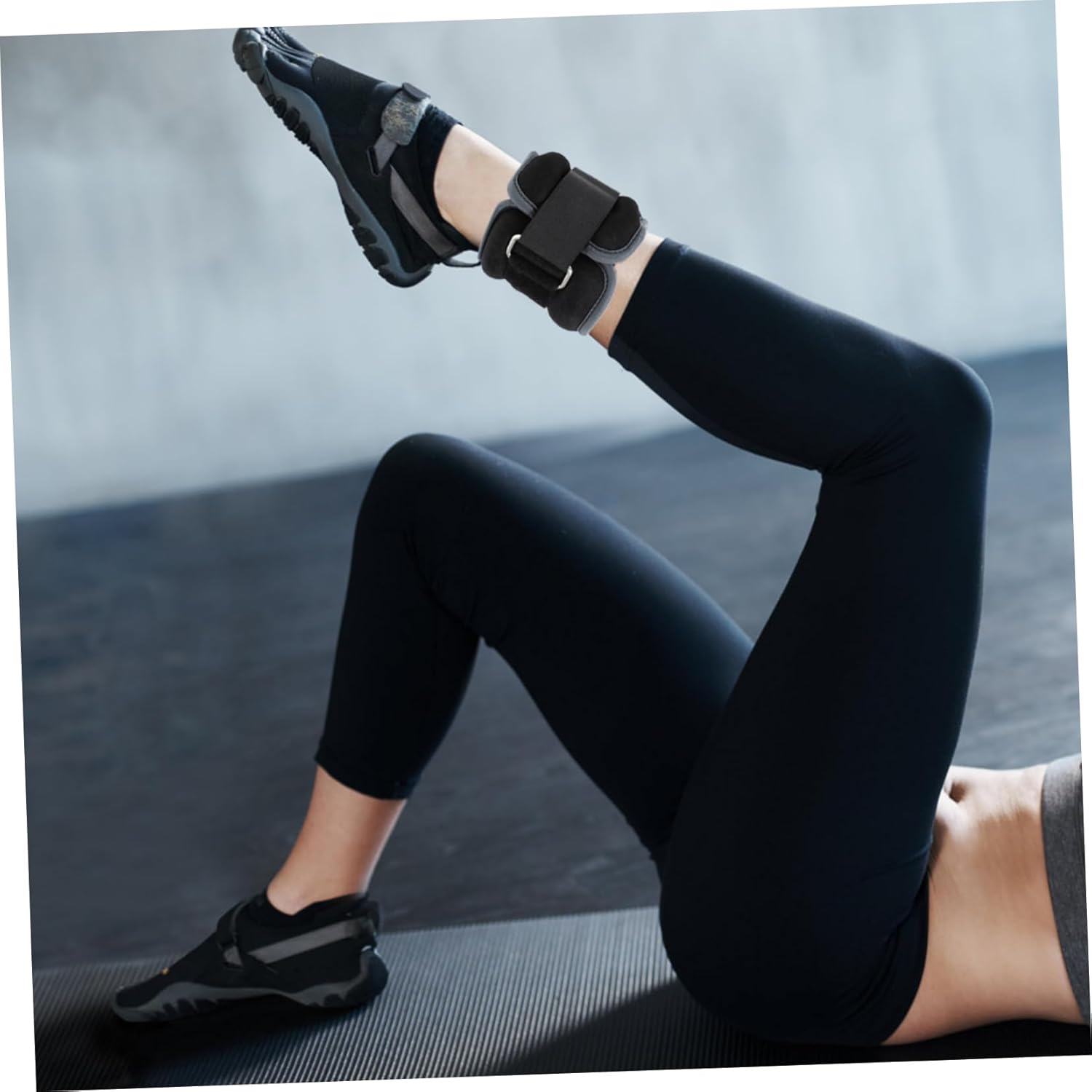 VANZACK 1pair Adjustable Weight-bearing Sandbags for Ankle and Wrist Each for Running Yoga and Fitness Training Compact and Portable Design