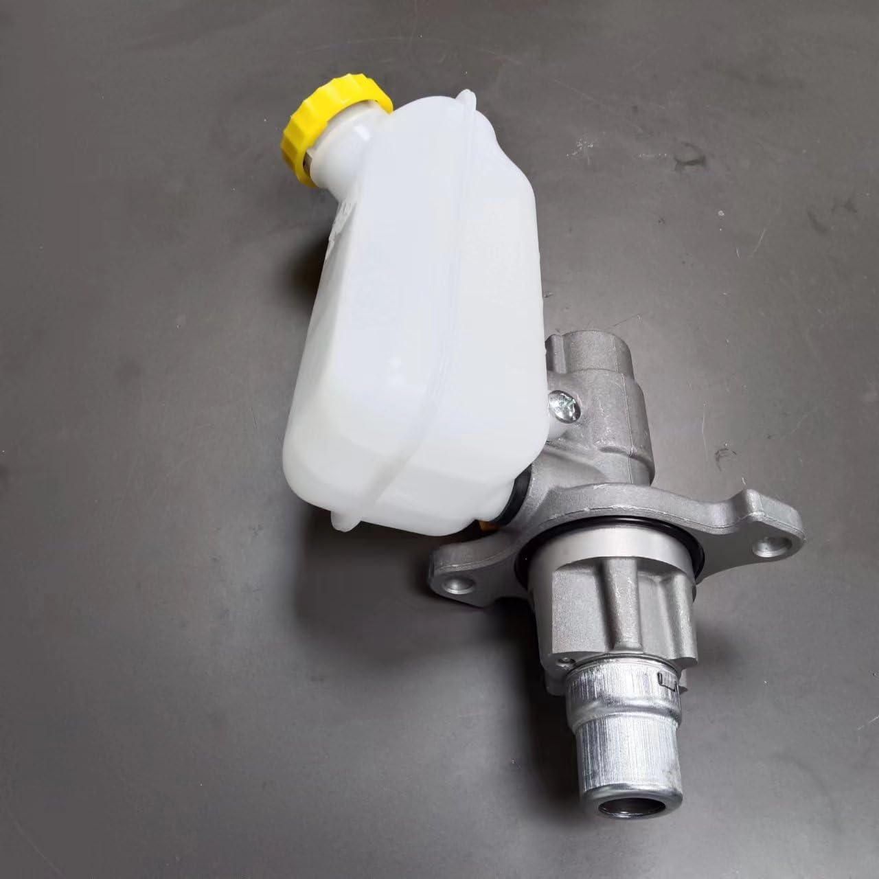 Amazon.com: AUTO-PALPAL Brake master cylinder with oil pot  