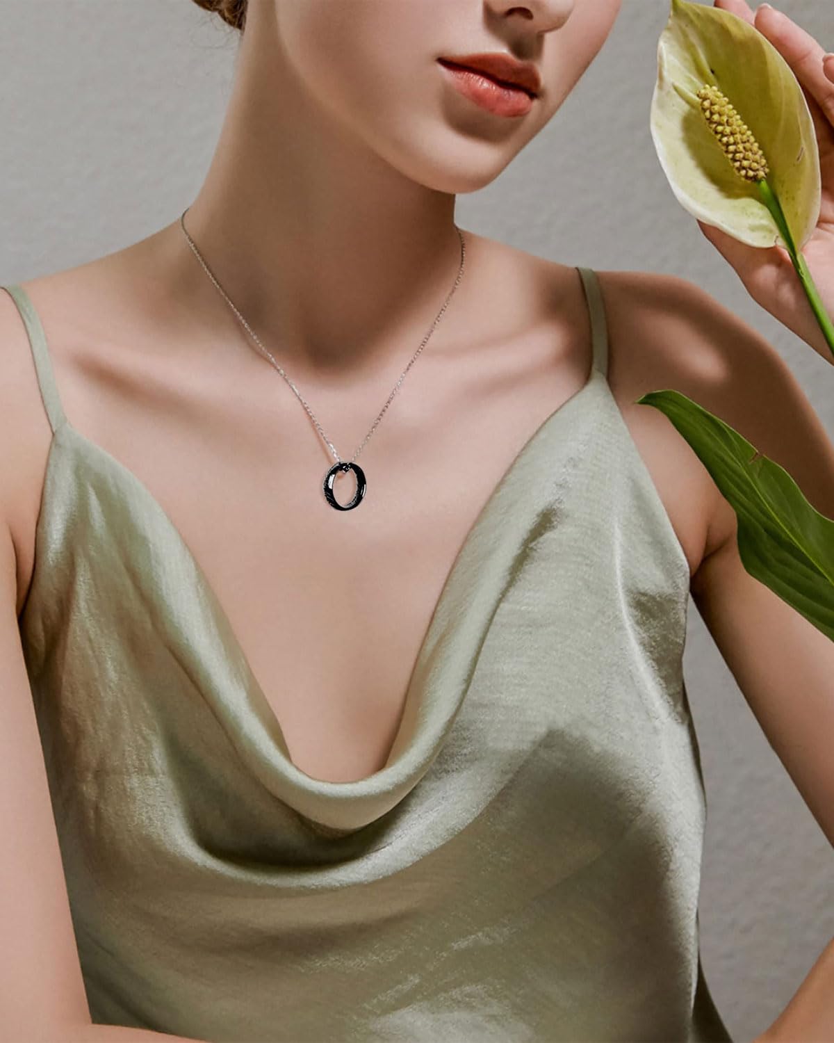 Collar con colgante de anillo,2 piezas collar de pareja,collar inspirado,collar con colgante de anillo para cosplay, joyería de moda,para aniversario,Día de la Madre,Día de San Valentín