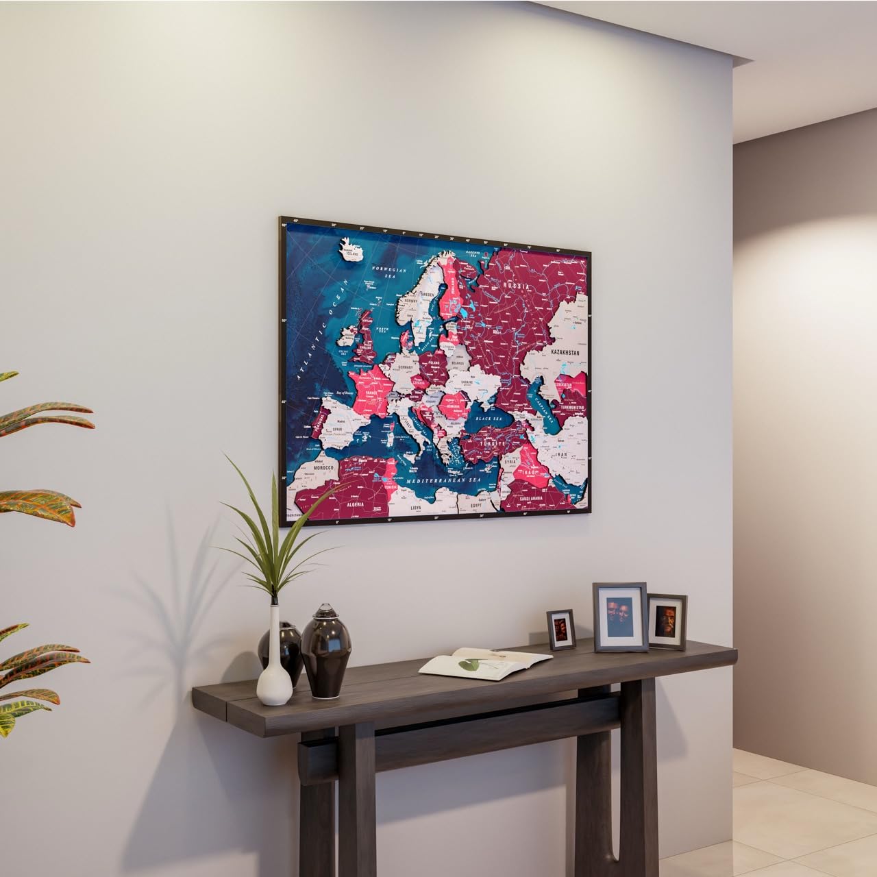 Colorfull Worlds Grande carte de l'Europe en bois avec rivières et détails - Grande carte de voyage pour la maison, la cuisine ou le bureau (cramoisi, taille M)