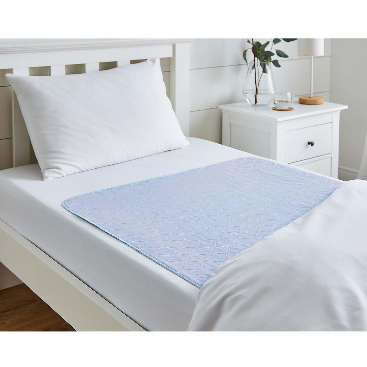 1x Drylife Super Absorbent Washable Single Bed Protector Pad | Thin Reusable Incontinence Bedding Protection, Comfortable & Durable - Blue - 85cm x 90cm